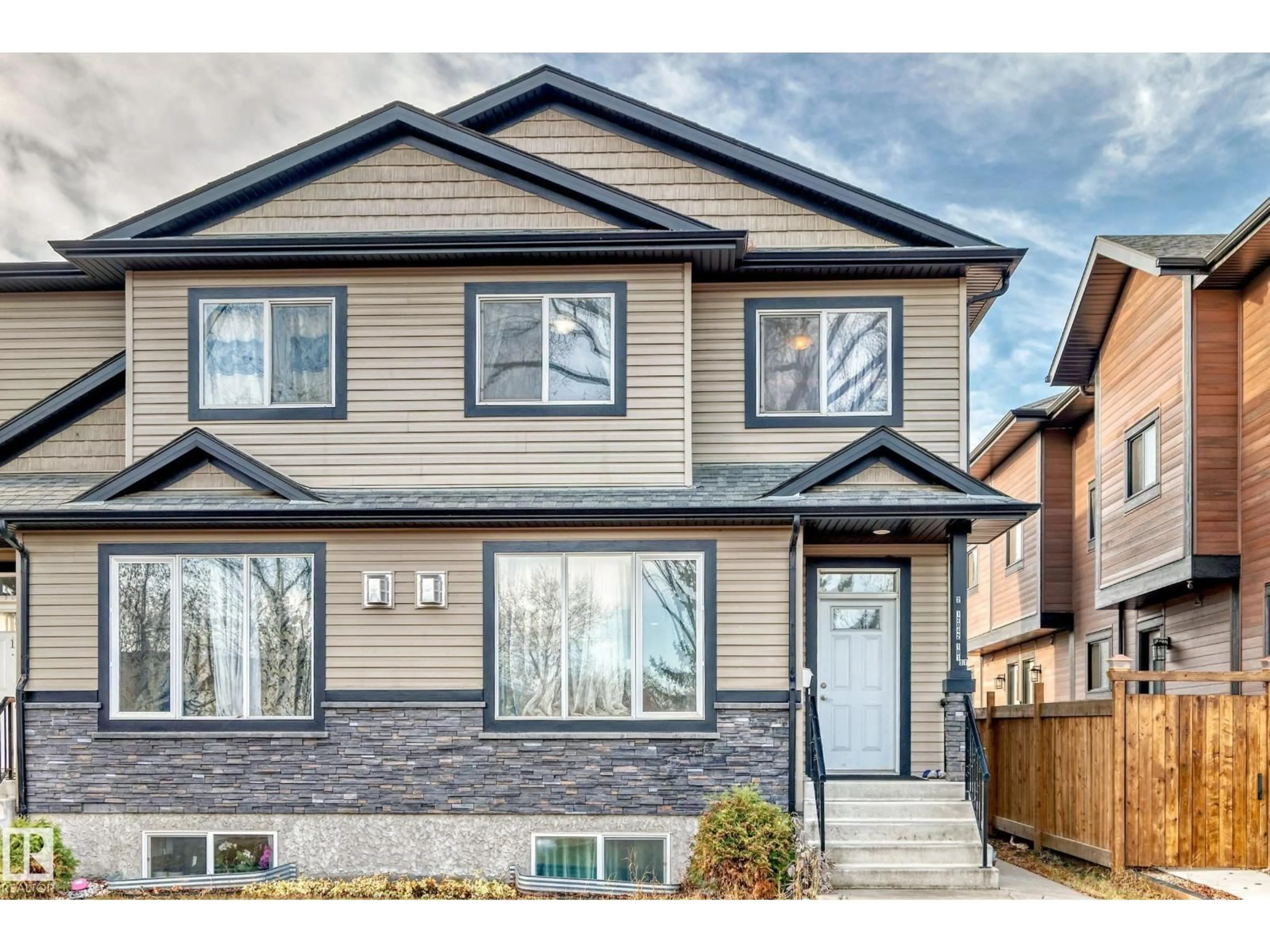 Home with vinyl exterior material, street for #2 - 12042 101 ST, Edmonton Alberta T5G2C1
