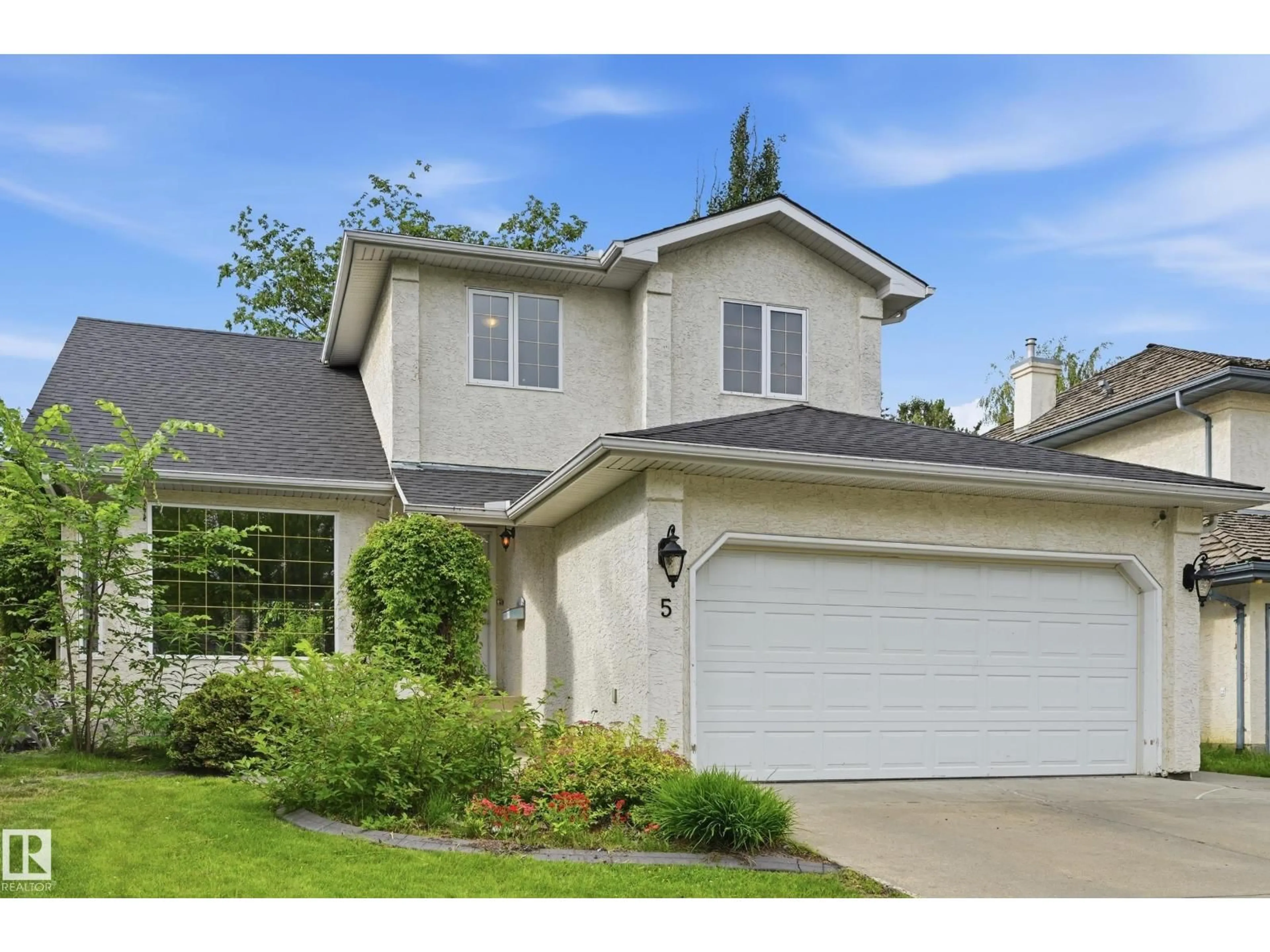 Home with vinyl exterior material, street for 5 EMERSON PL, St. Albert Alberta T8N5X3