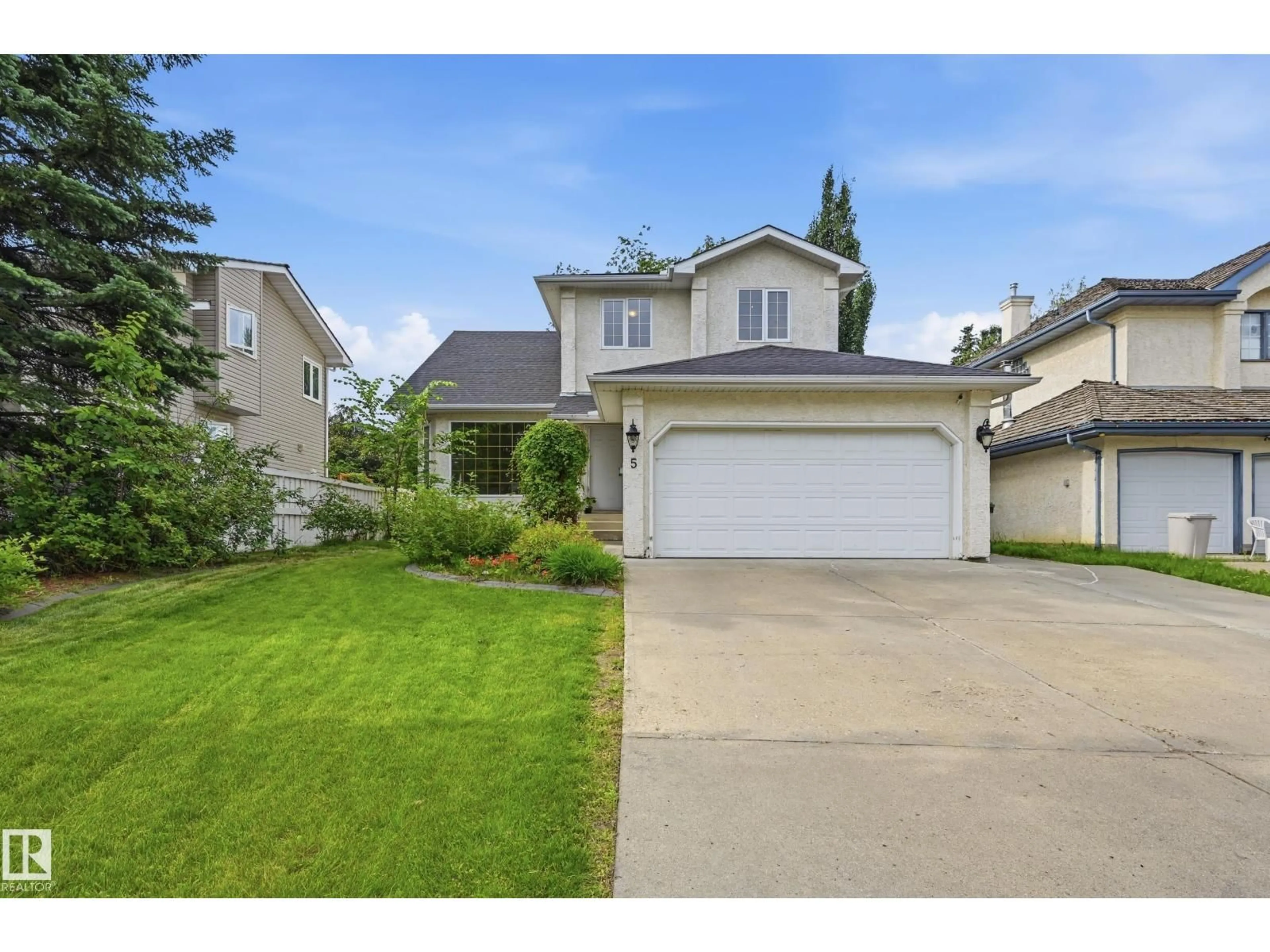 Home with vinyl exterior material, street for 5 EMERSON PL, St. Albert Alberta T8N5X3