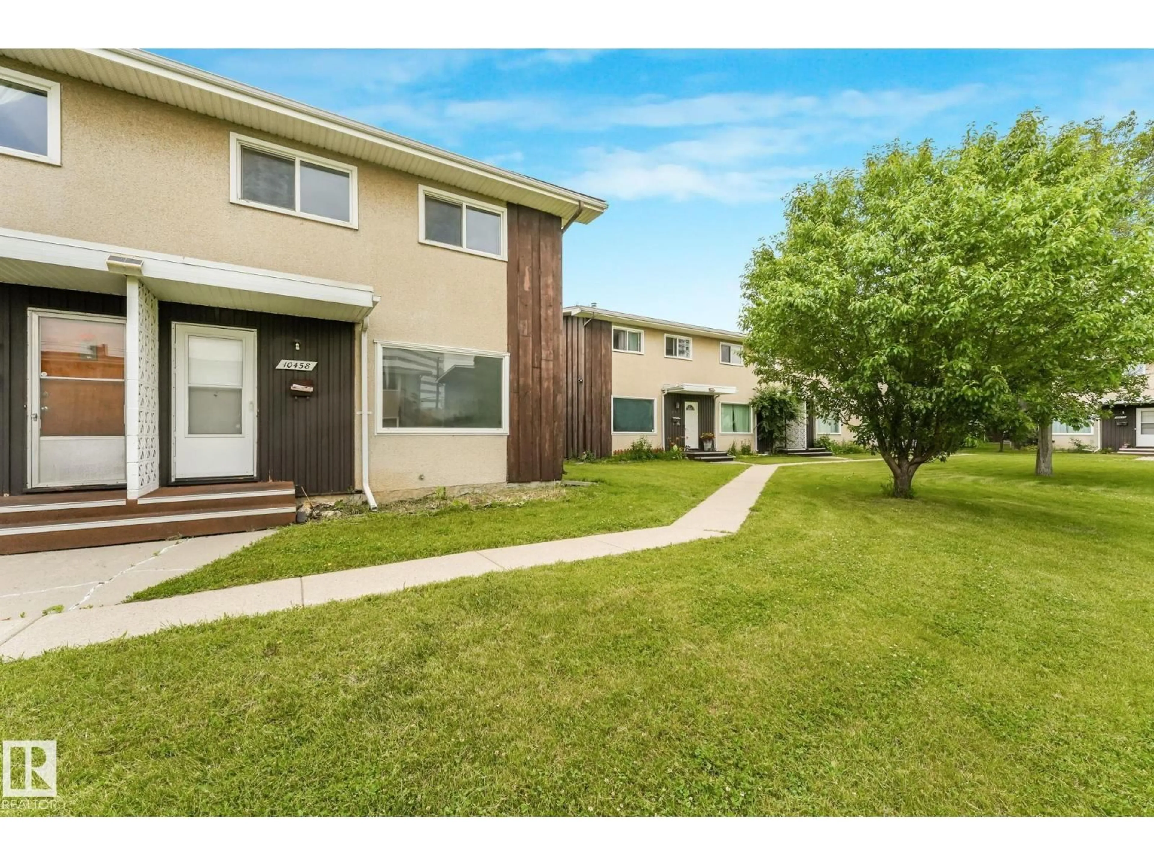 A pic from outside/outdoor area/front of a property/back of a property/a pic from drone, street for 10458 55 AV, Edmonton Alberta T6H0W6