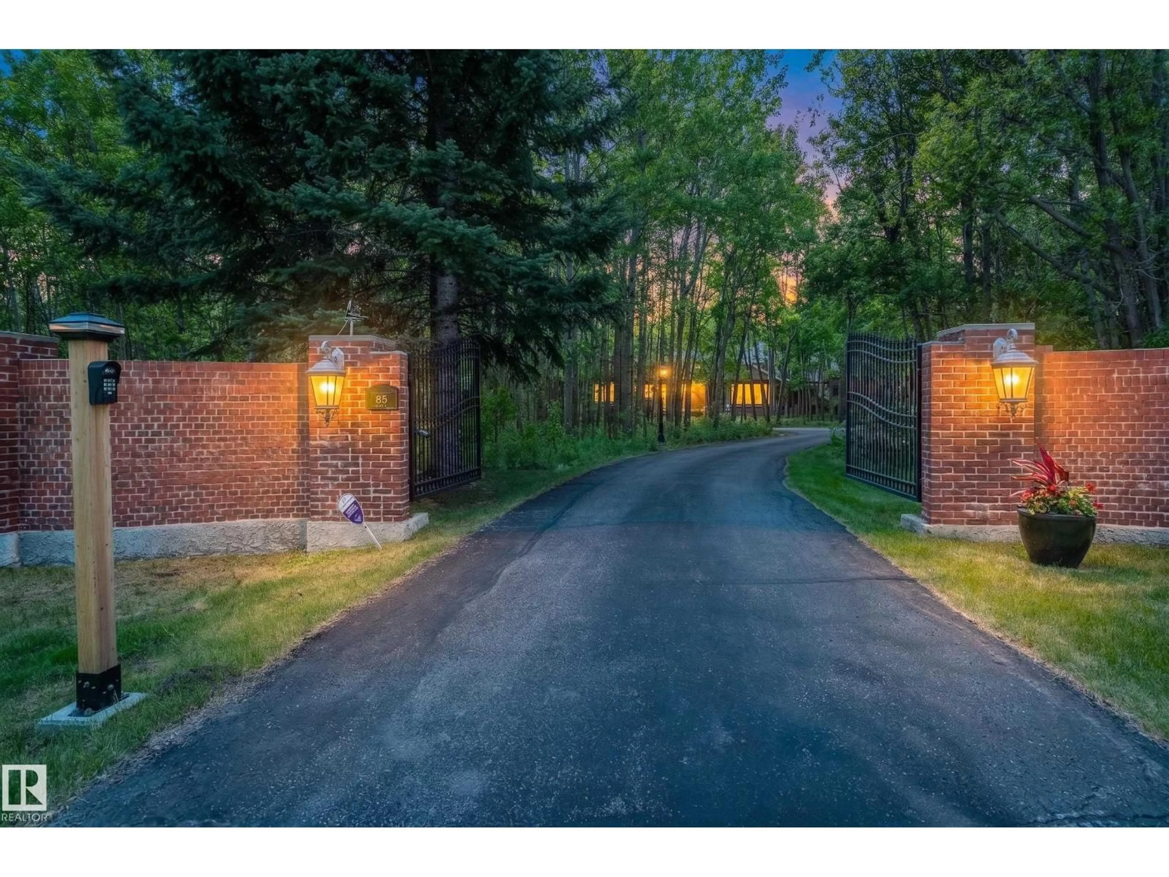 Unknown for 52319 RGE ROAD 231, Rural Strathcona County Alberta T8B1A8