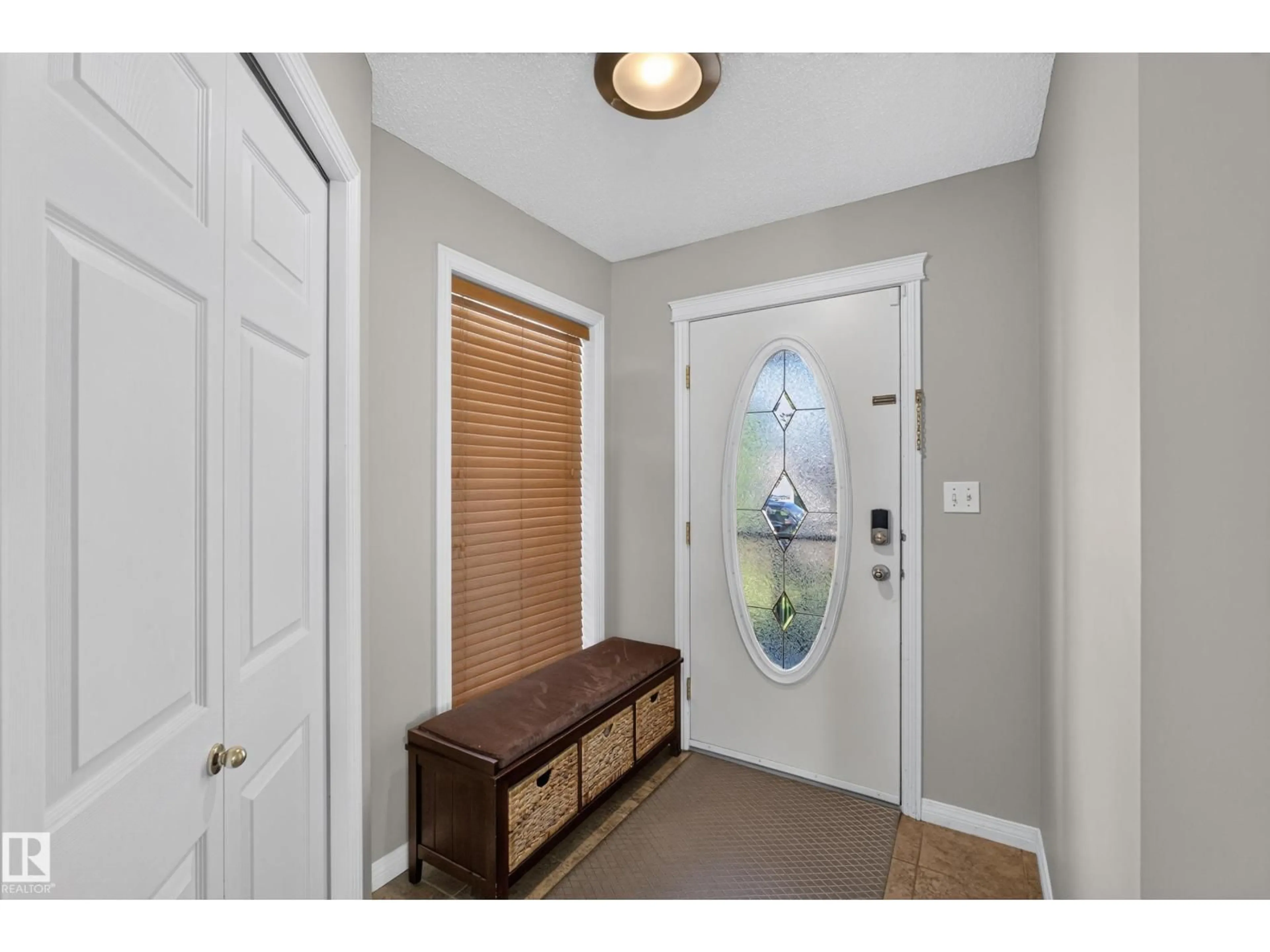 Indoor entryway for 2327 37B AV, Edmonton Alberta T6T1N8