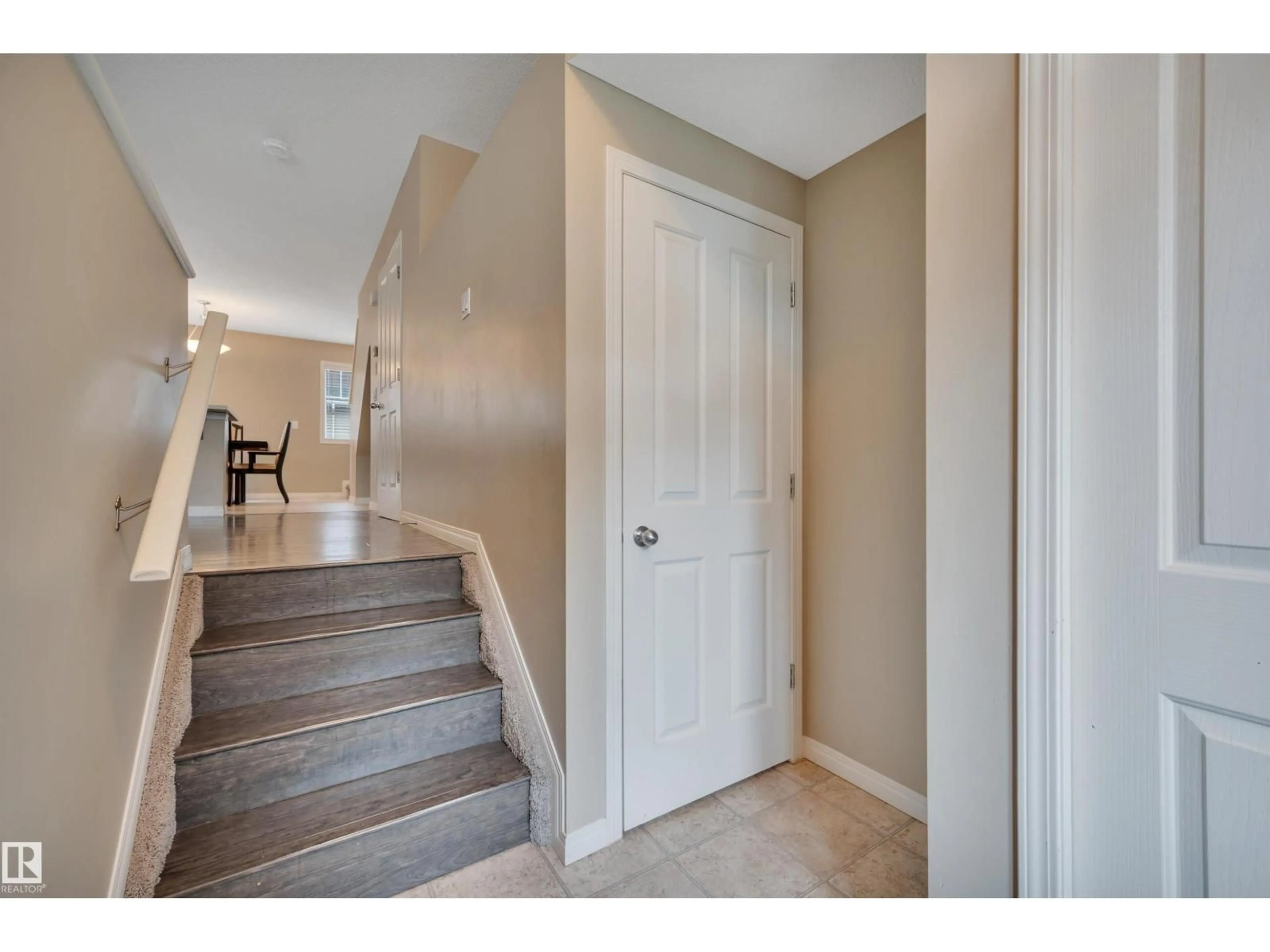 Indoor entryway for #59 - 460 HEMINGWAY RD, Edmonton Alberta T6M0M5
