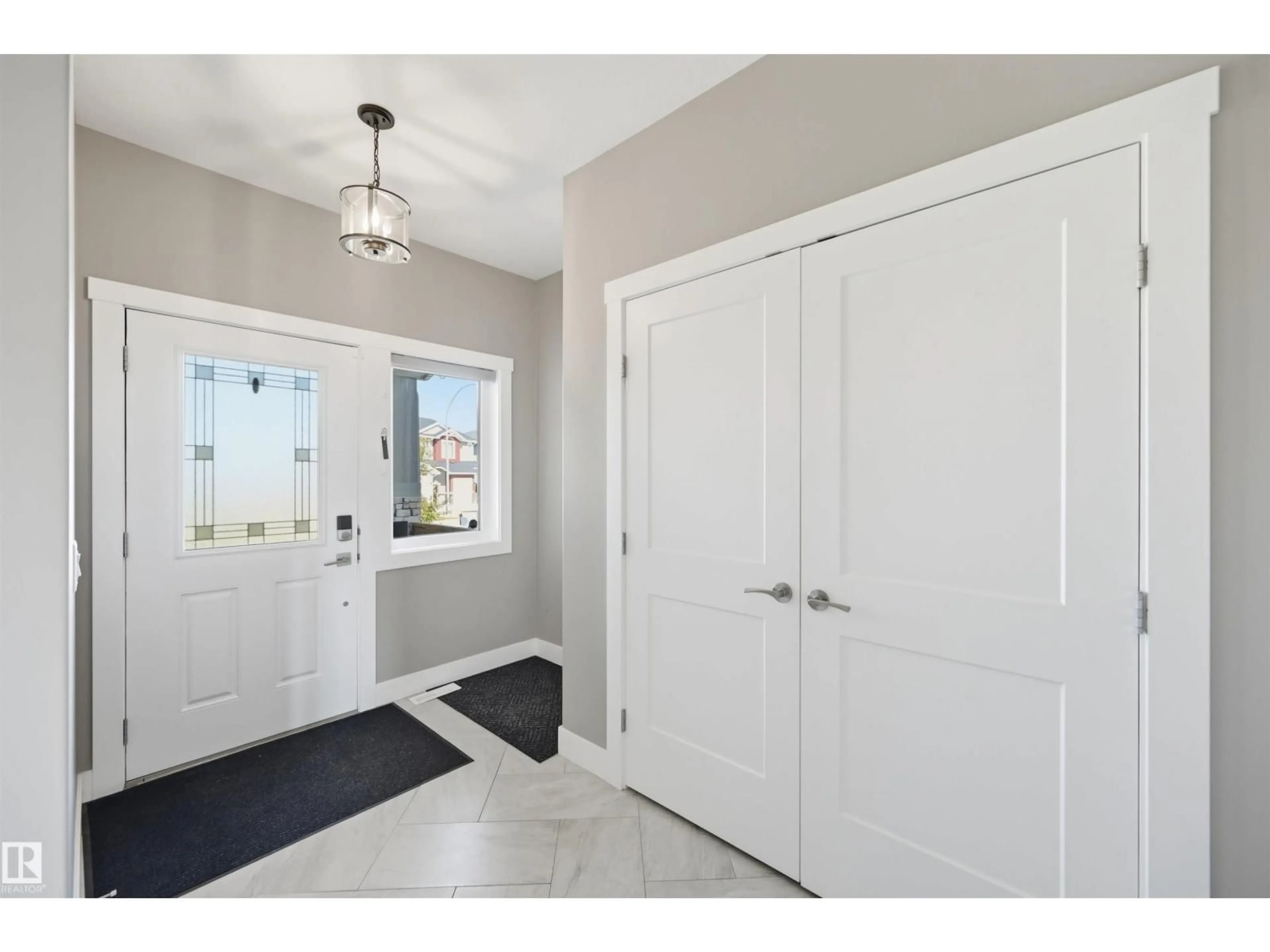 Indoor entryway for 9 SOUTHBRIDGE DR, Calmar Alberta T0C0V0
