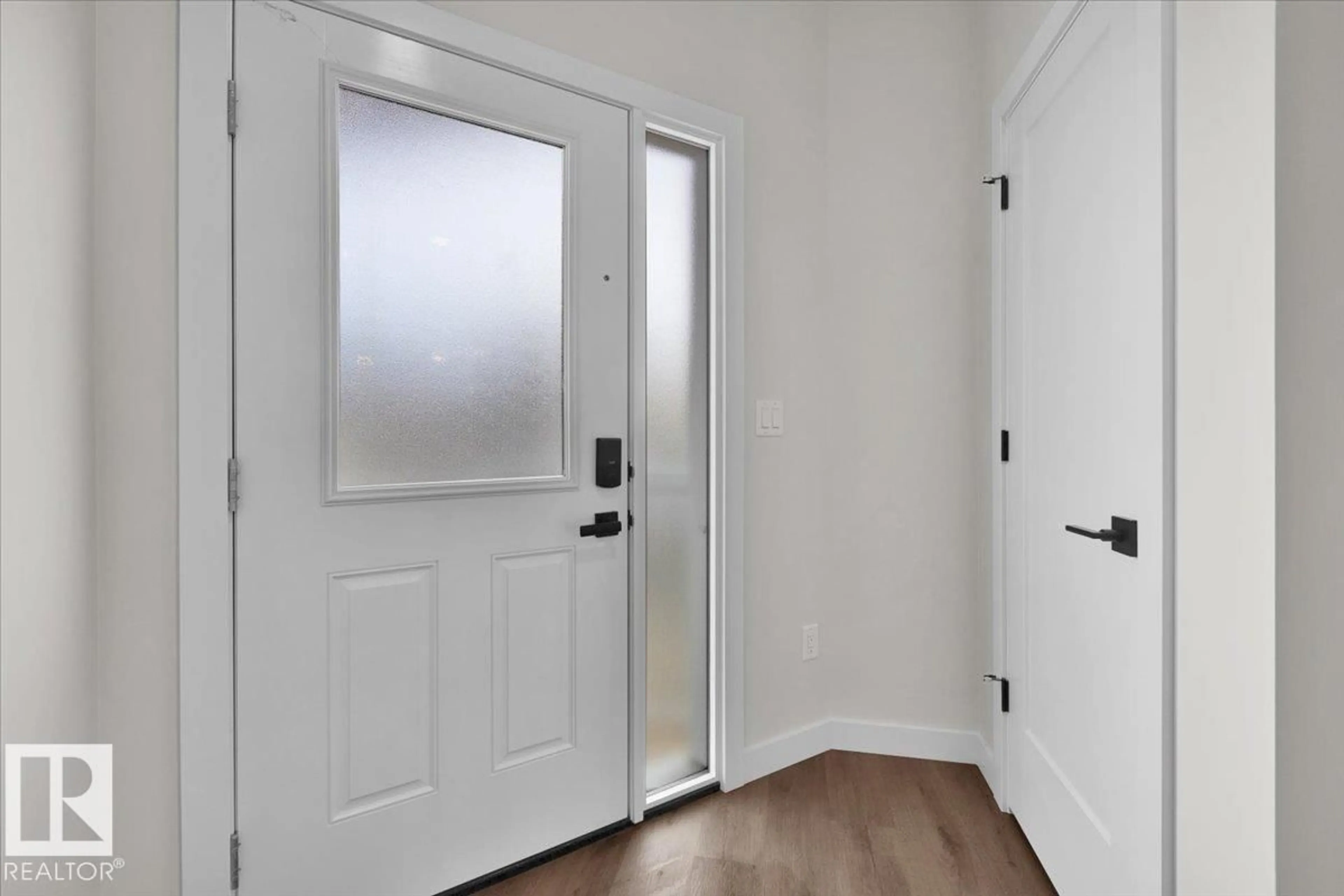 Indoor entryway for 1920 WESTERRA LN, Stony Plain Alberta T7Z0L3