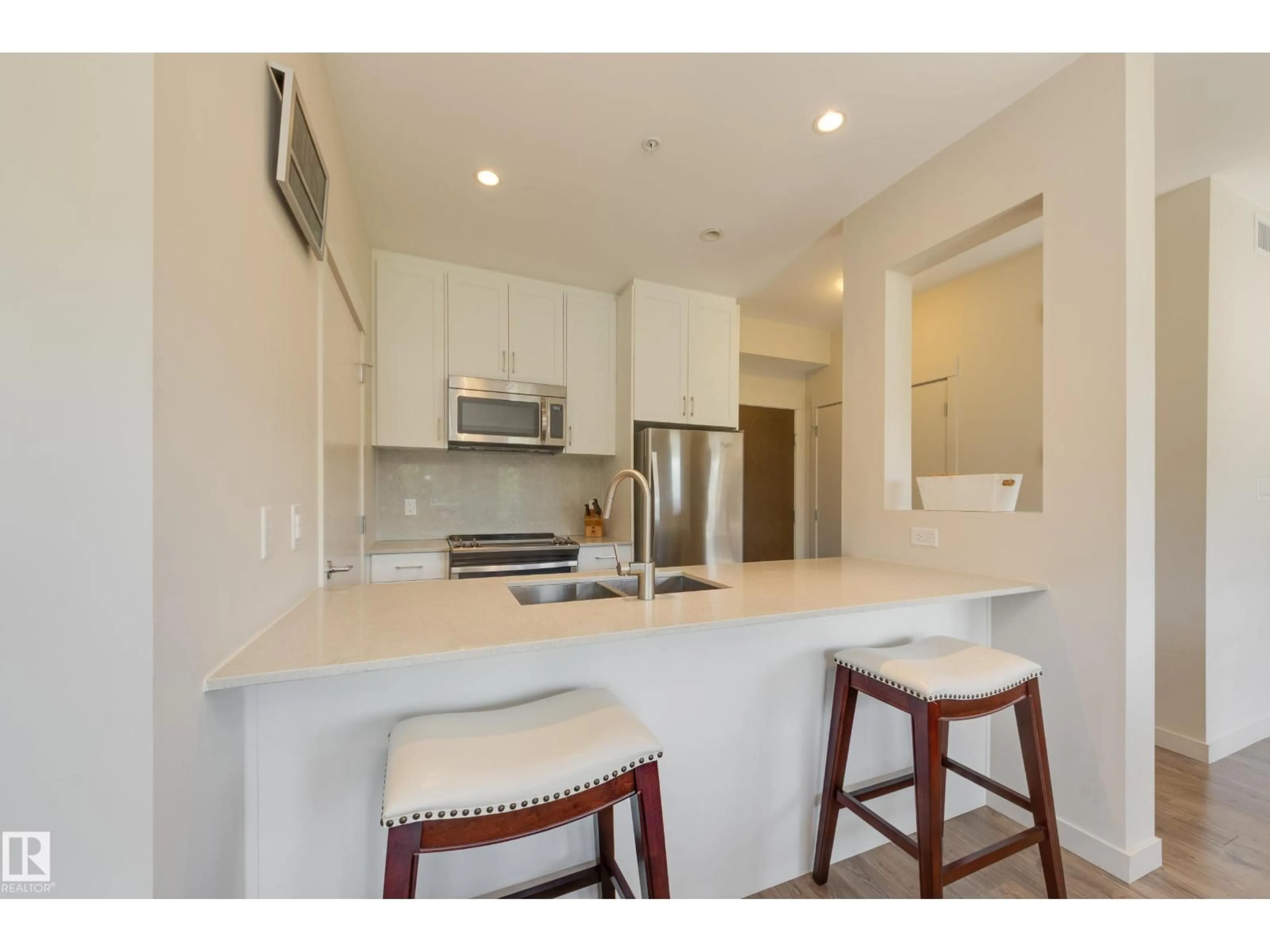 Unknown for 405 5 ST LOUIS ST, St. Albert Alberta T8N7T2
