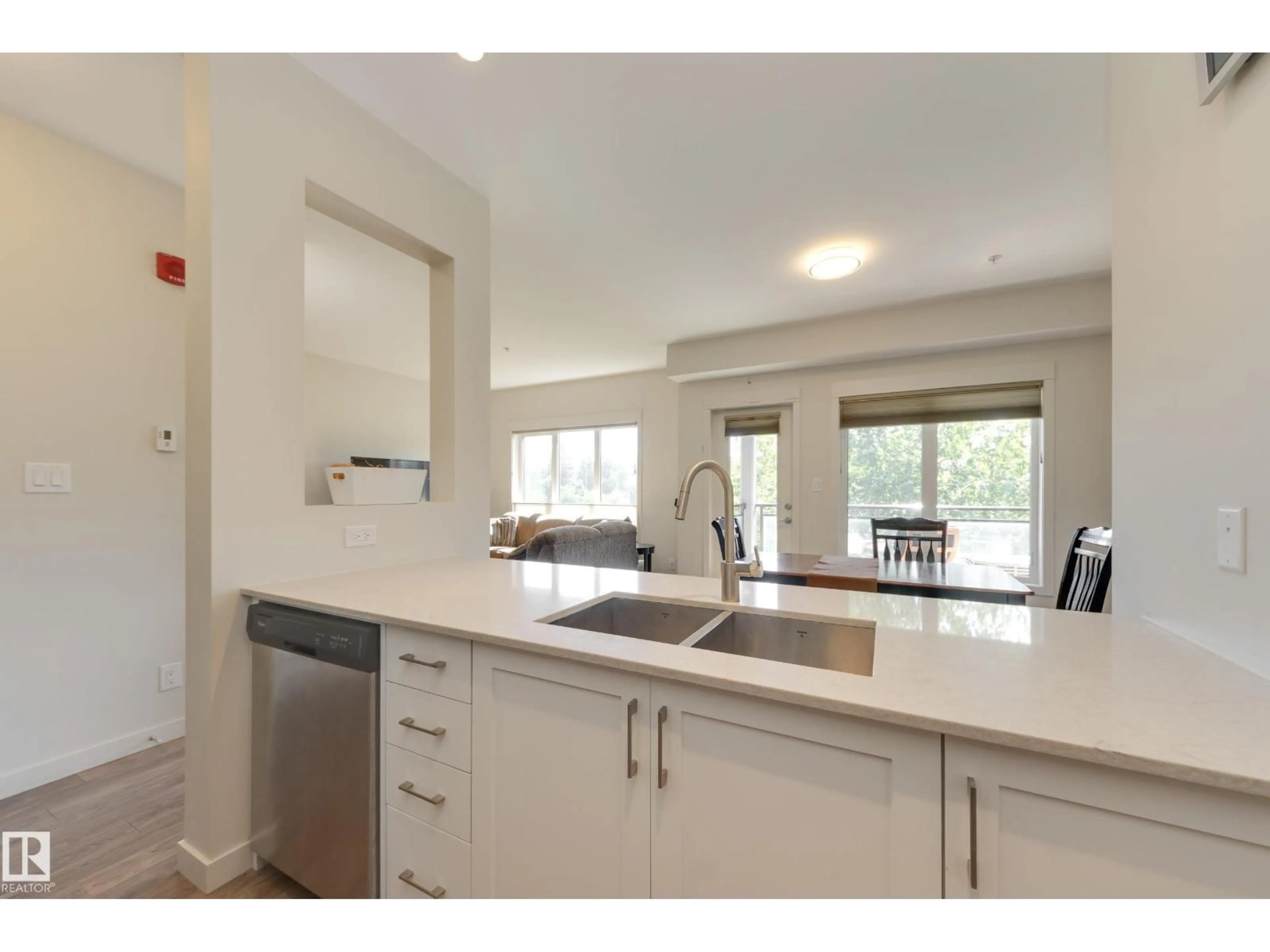 Standard kitchen, unknown for 405 5 ST LOUIS ST, St. Albert Alberta T8N7T2