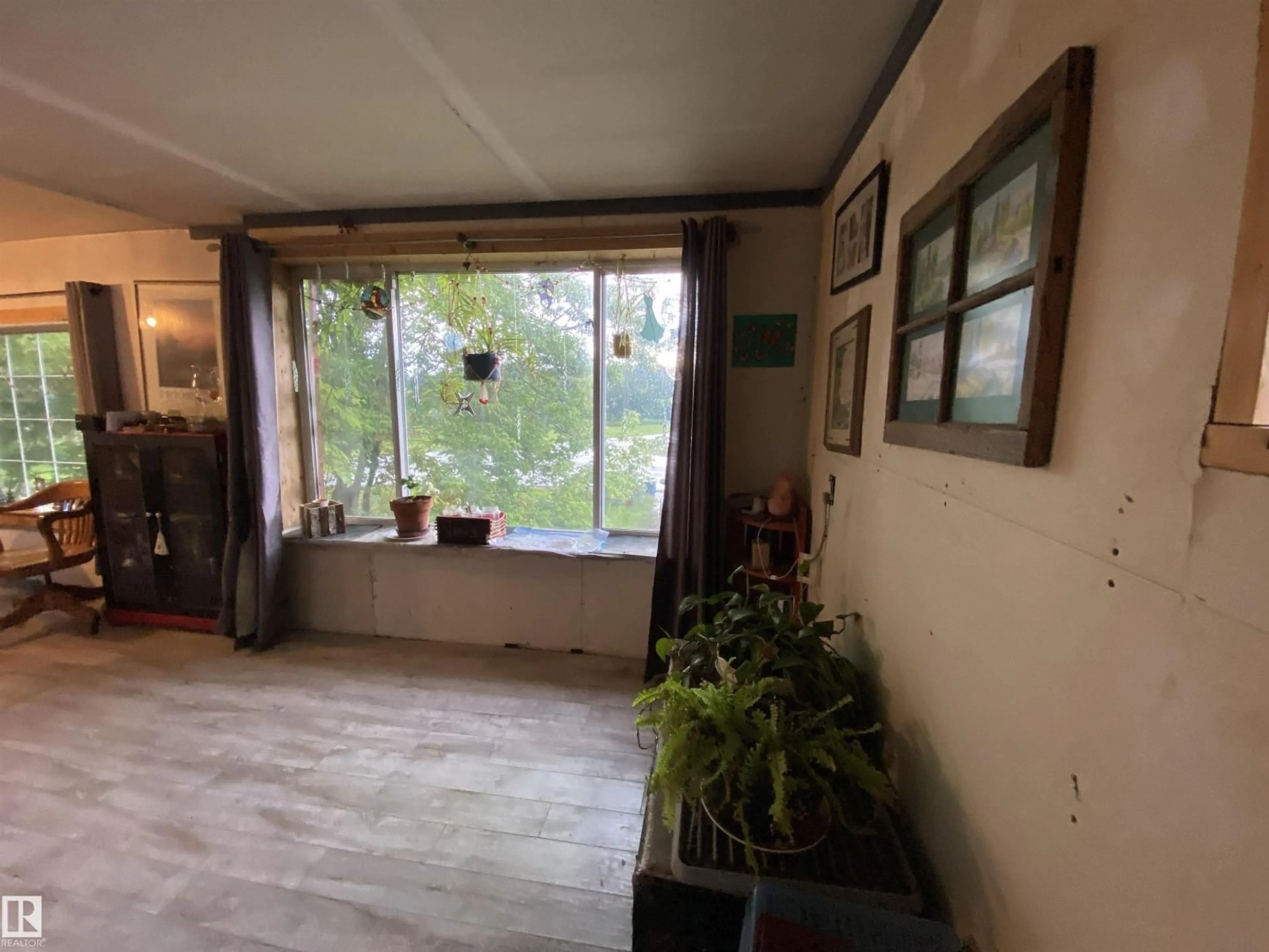 Indoor foyer for 4901 51 ST, Colinton Alberta T0G0R0