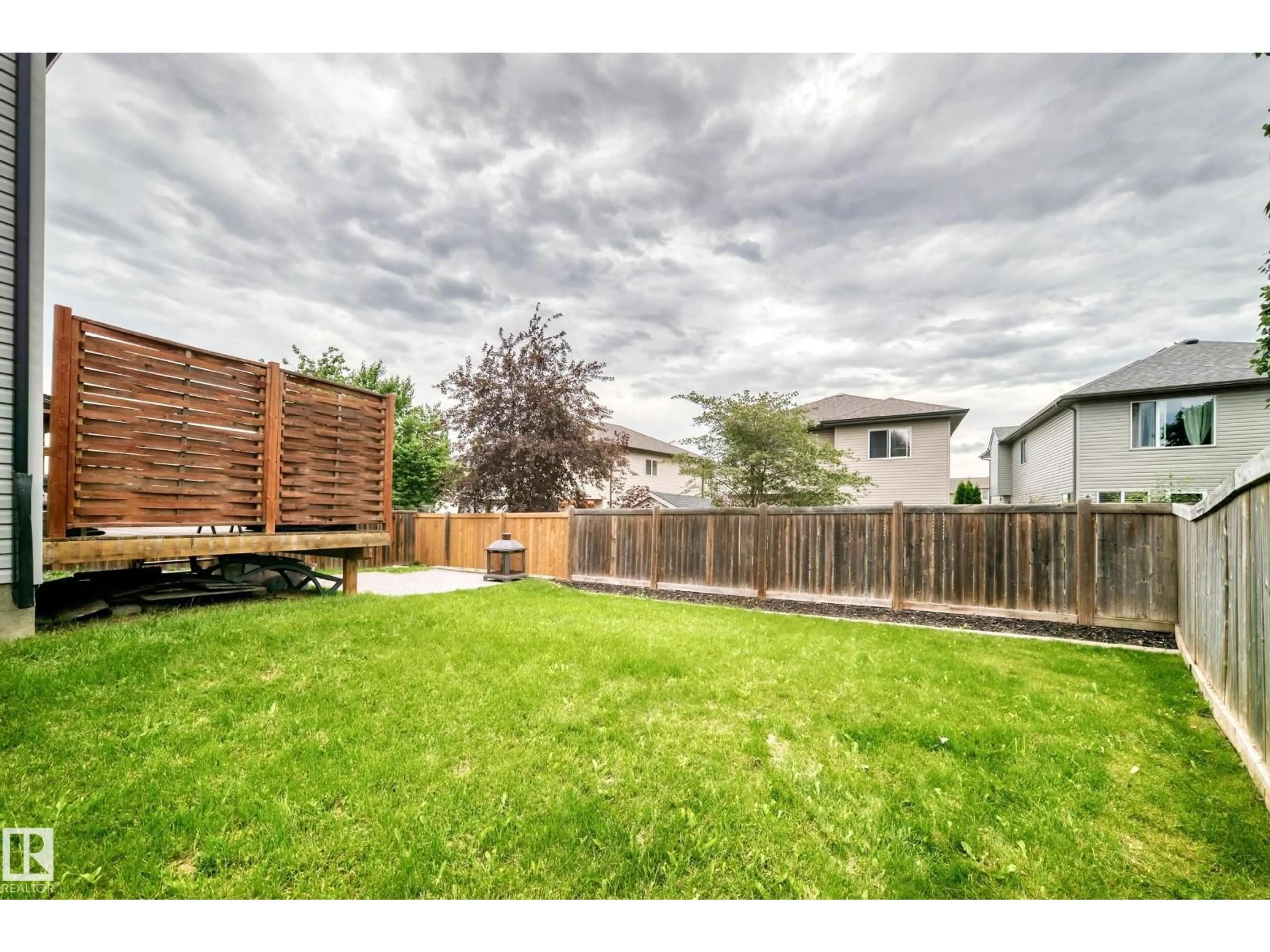 Patio, street for 26 HAMILTON, Spruce Grove Alberta T7X0K4