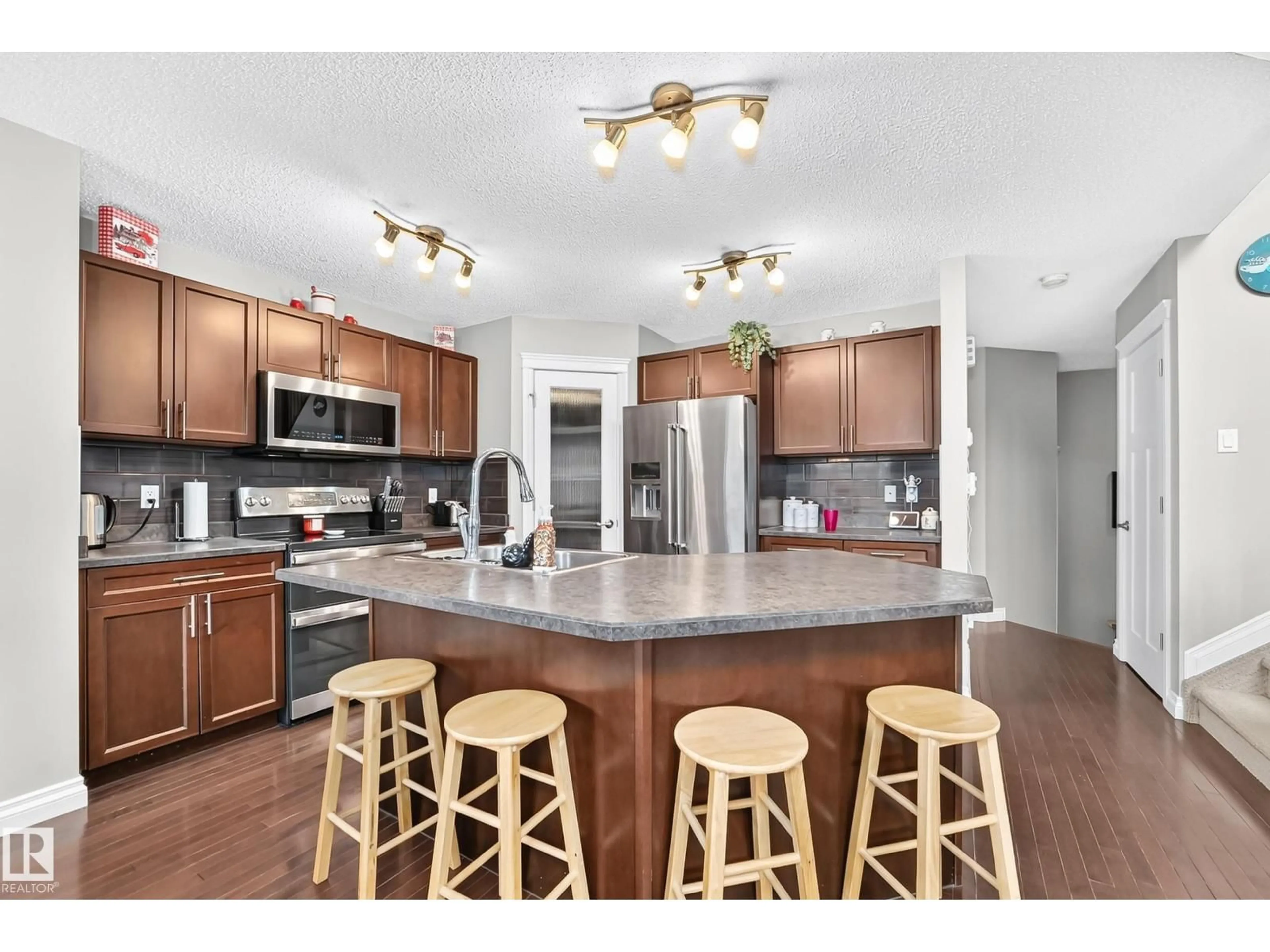 Open concept kitchen, unknown for 26 HAMILTON, Spruce Grove Alberta T7X0K4