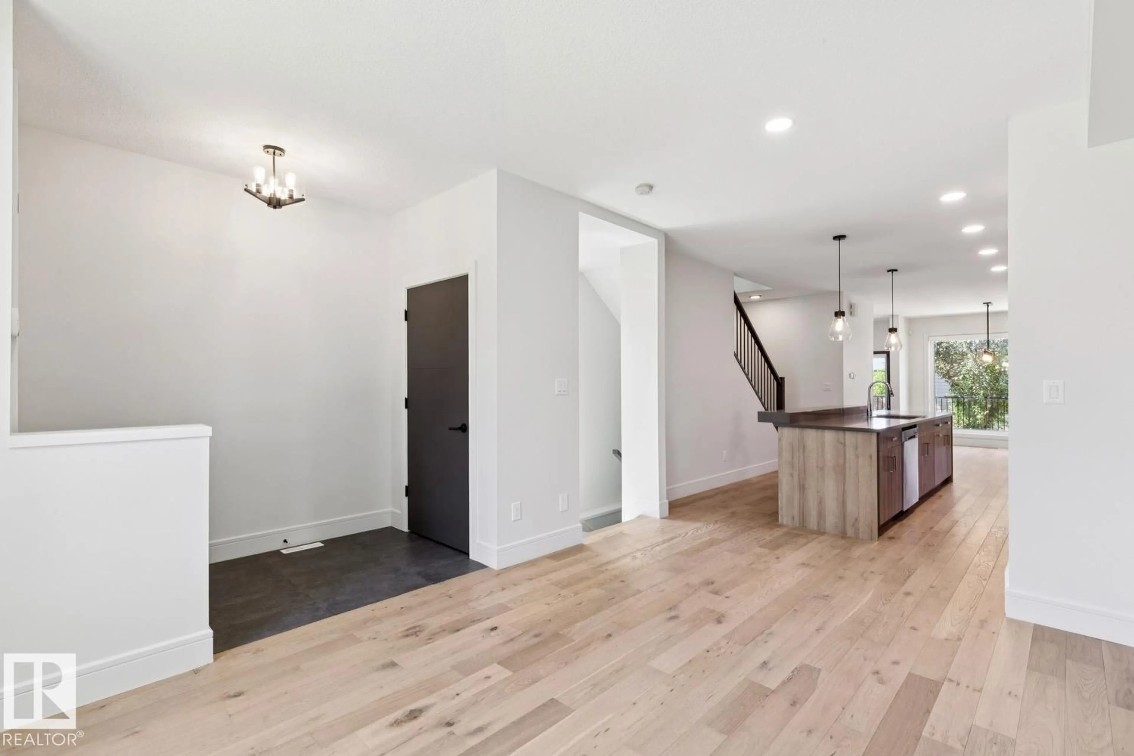 Indoor entryway for 8928 148 ST NW, Edmonton Alberta T5R1A1