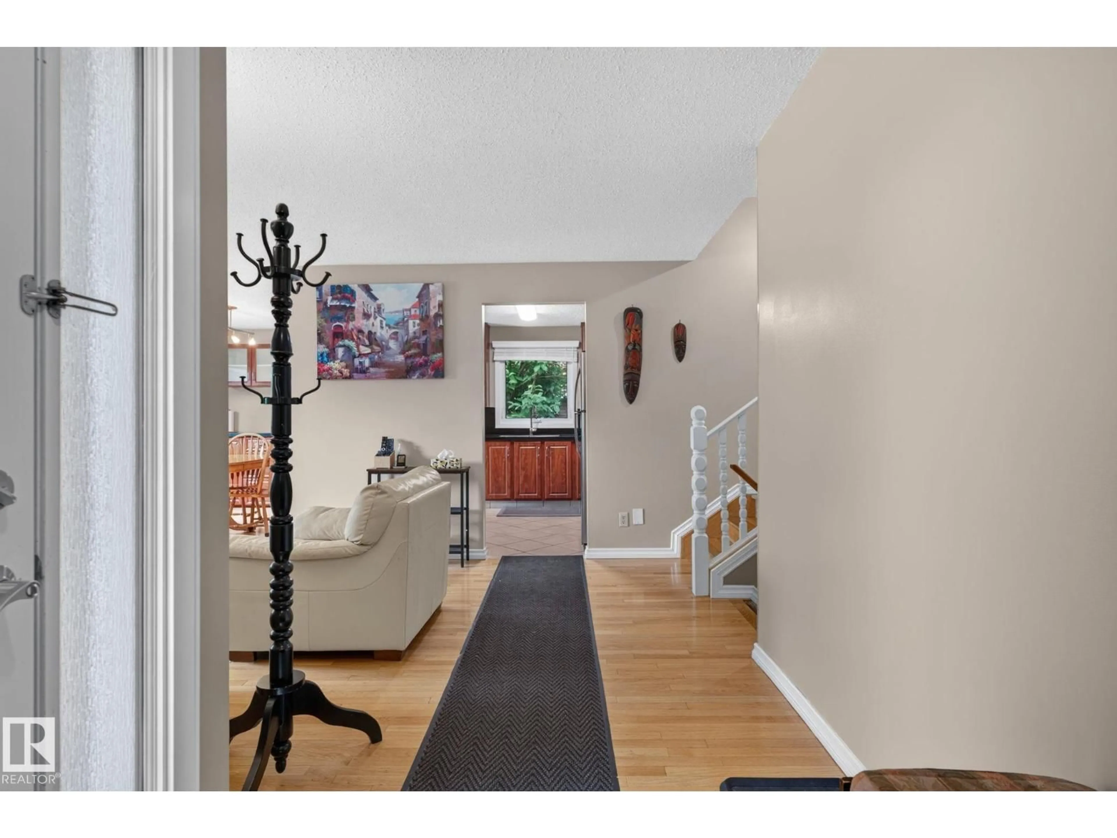 Indoor entryway for 31 ALPINE BV, St. Albert Alberta T8N2L9