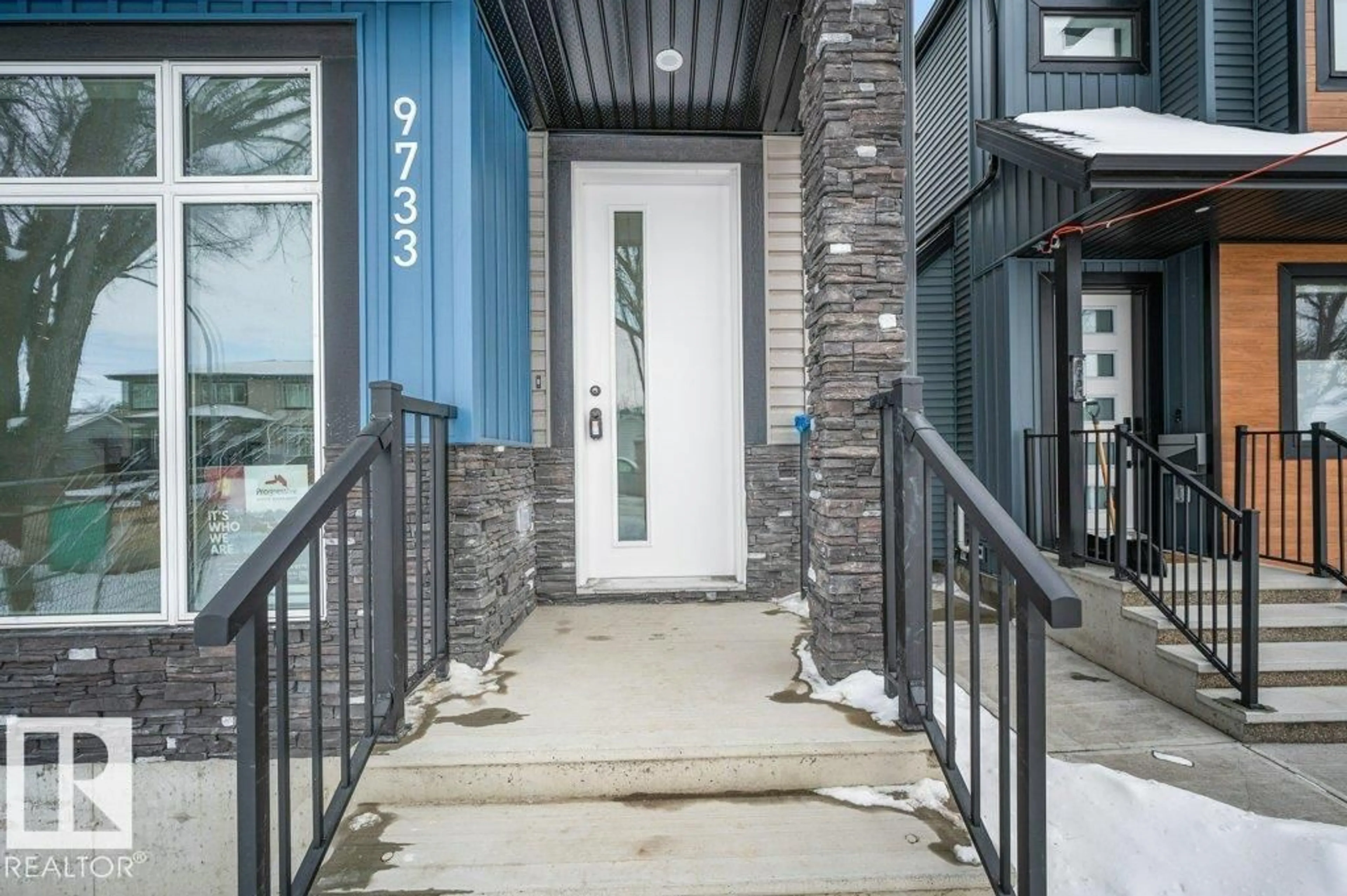 Unknown for 9733 153 ST, Edmonton Alberta T5P2A4