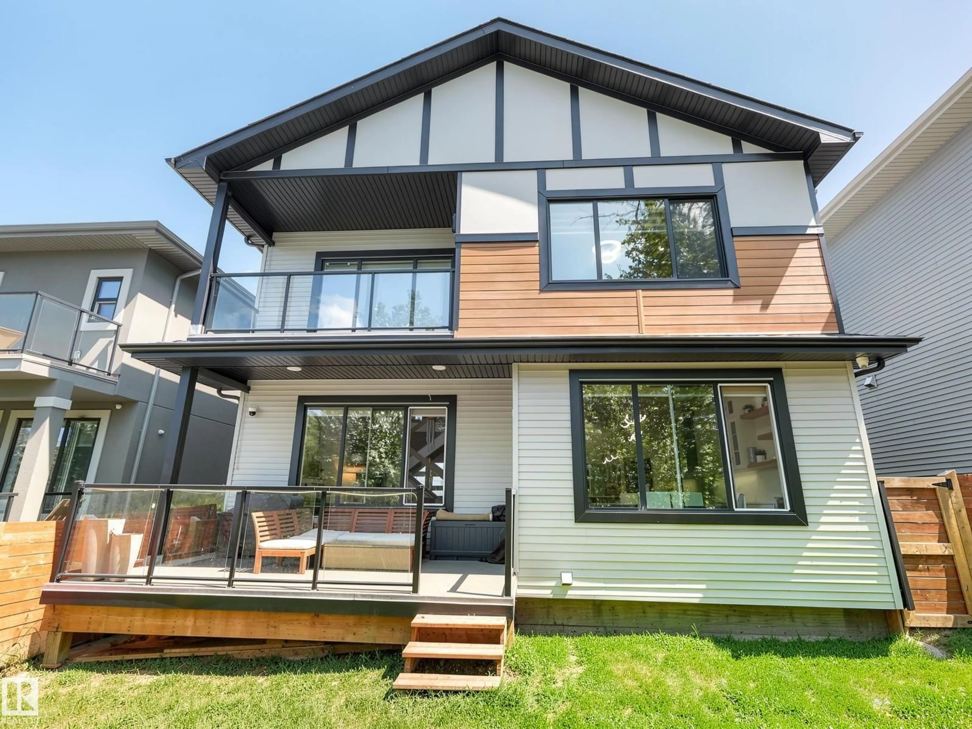 Home with vinyl exterior material, unknown for 320 38 ST, Edmonton Alberta T6X2W2