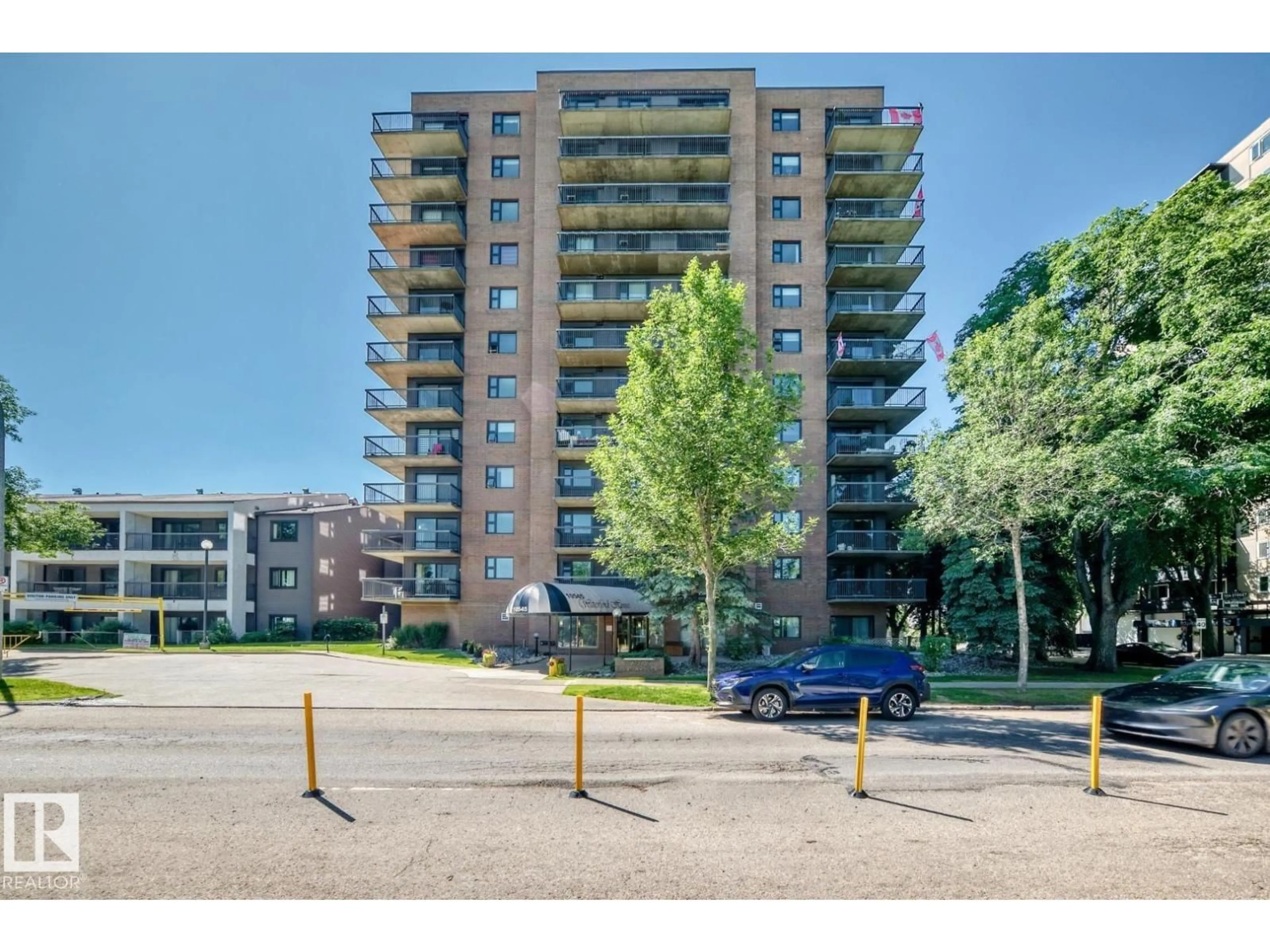 A pic from outside/outdoor area/front of a property/back of a property/a pic from drone, unknown for 10545 - 806 SASKATCHEWAN DR, Edmonton Alberta T6E6C6