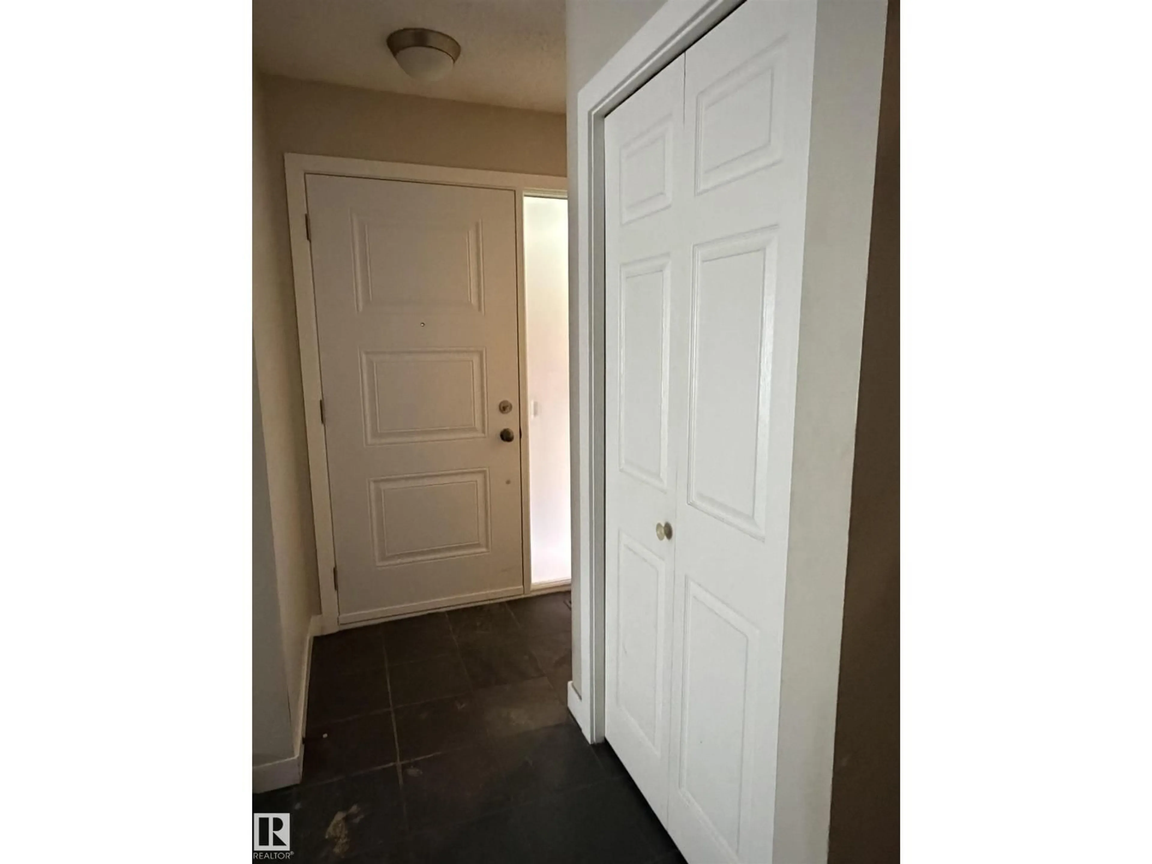 Indoor entryway for NW - 10344A 121 ST, Edmonton Alberta T5N1K8