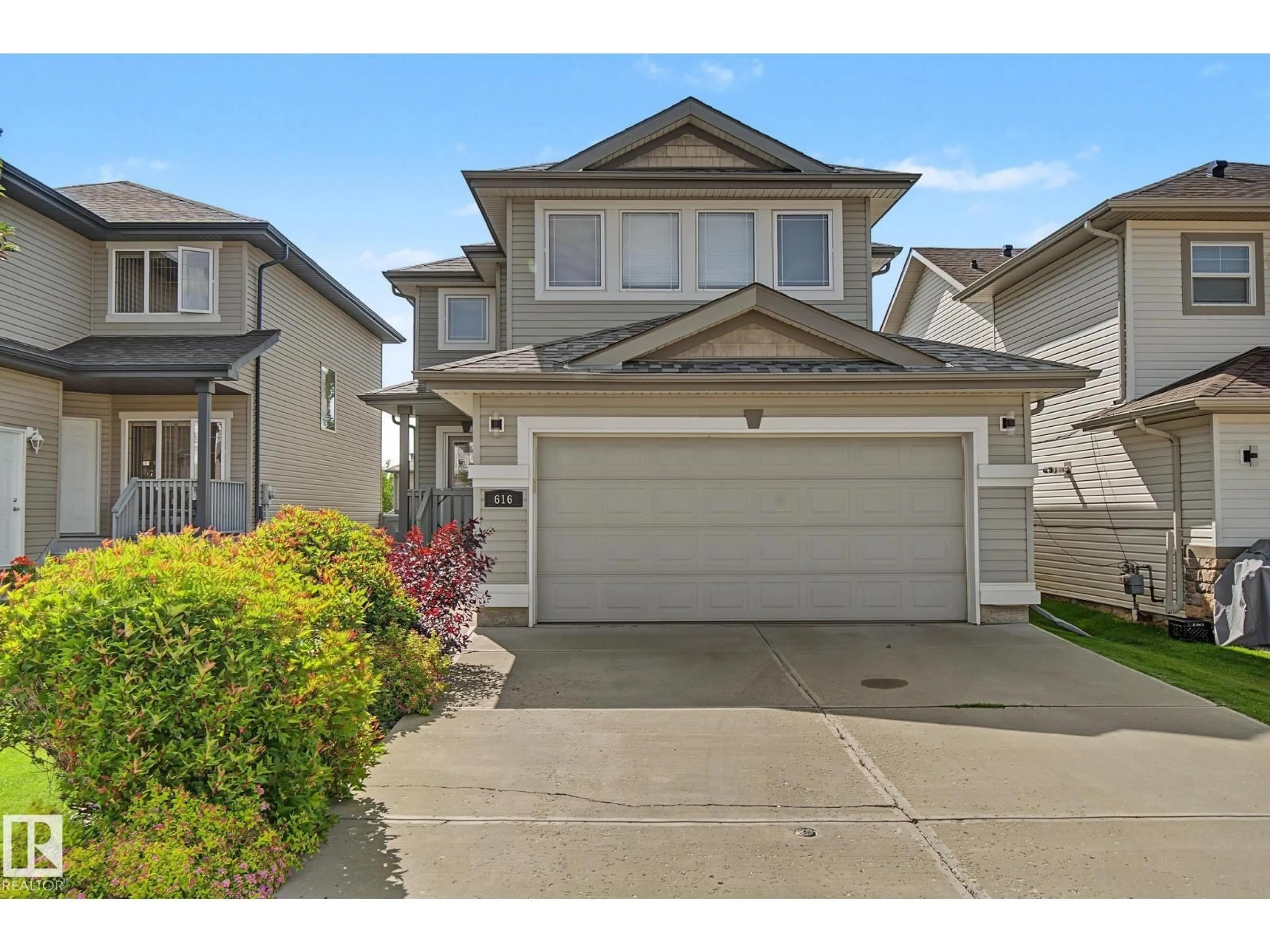 A pic from outside/outdoor area/front of a property/back of a property/a pic from drone, street for 616 61 ST, Edmonton Alberta T6X0G1