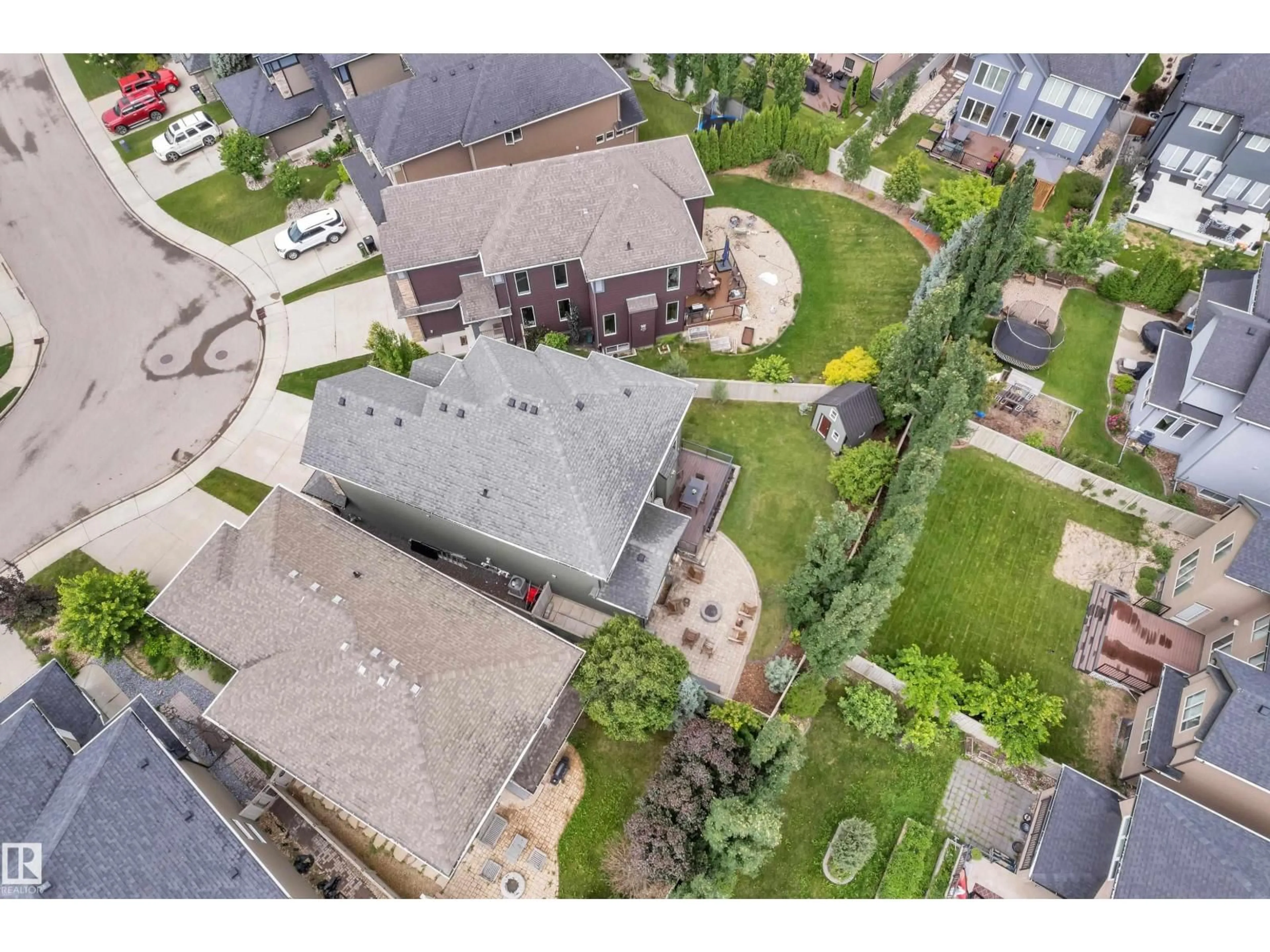 A pic from outside/outdoor area/front of a property/back of a property/a pic from drone, street for SW - 3722 KIDD CR, Edmonton Alberta T6W2R1