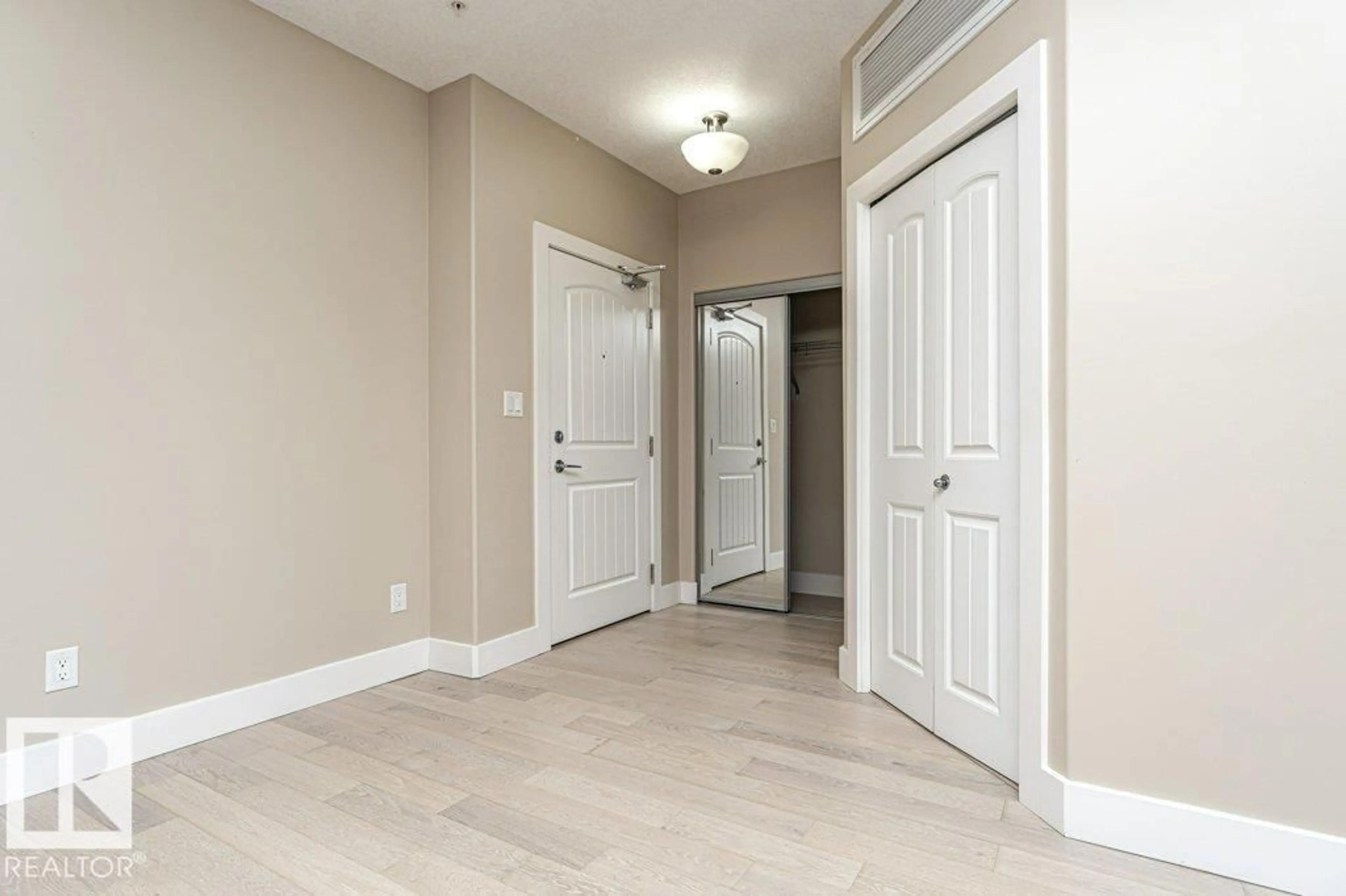 Indoor entryway for 6079 - 256 MAYNARD WY, Edmonton Alberta T6R0S4