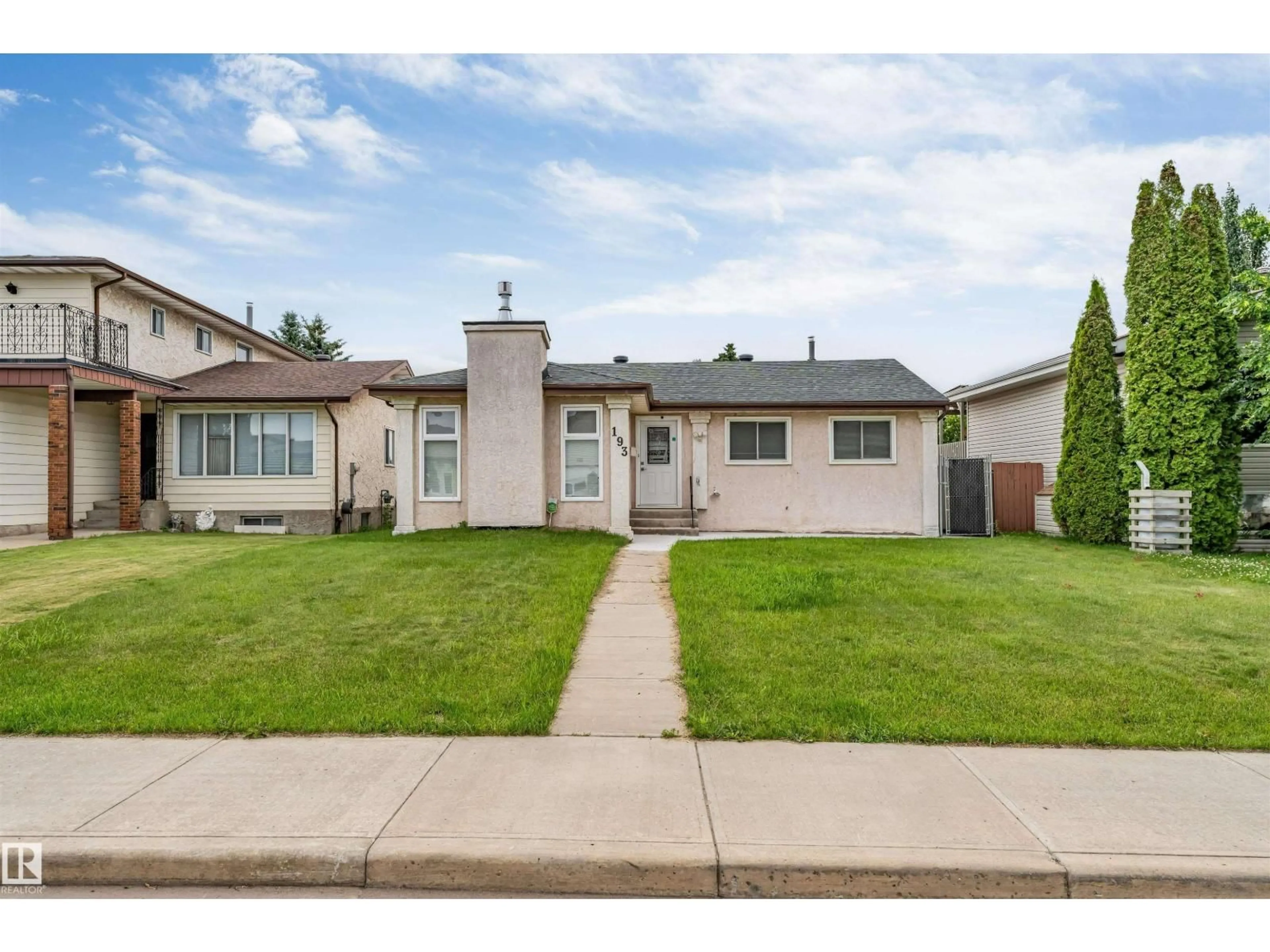 Home with vinyl exterior material, street for 193 WOODVALE RD, Edmonton Alberta T6L1E7