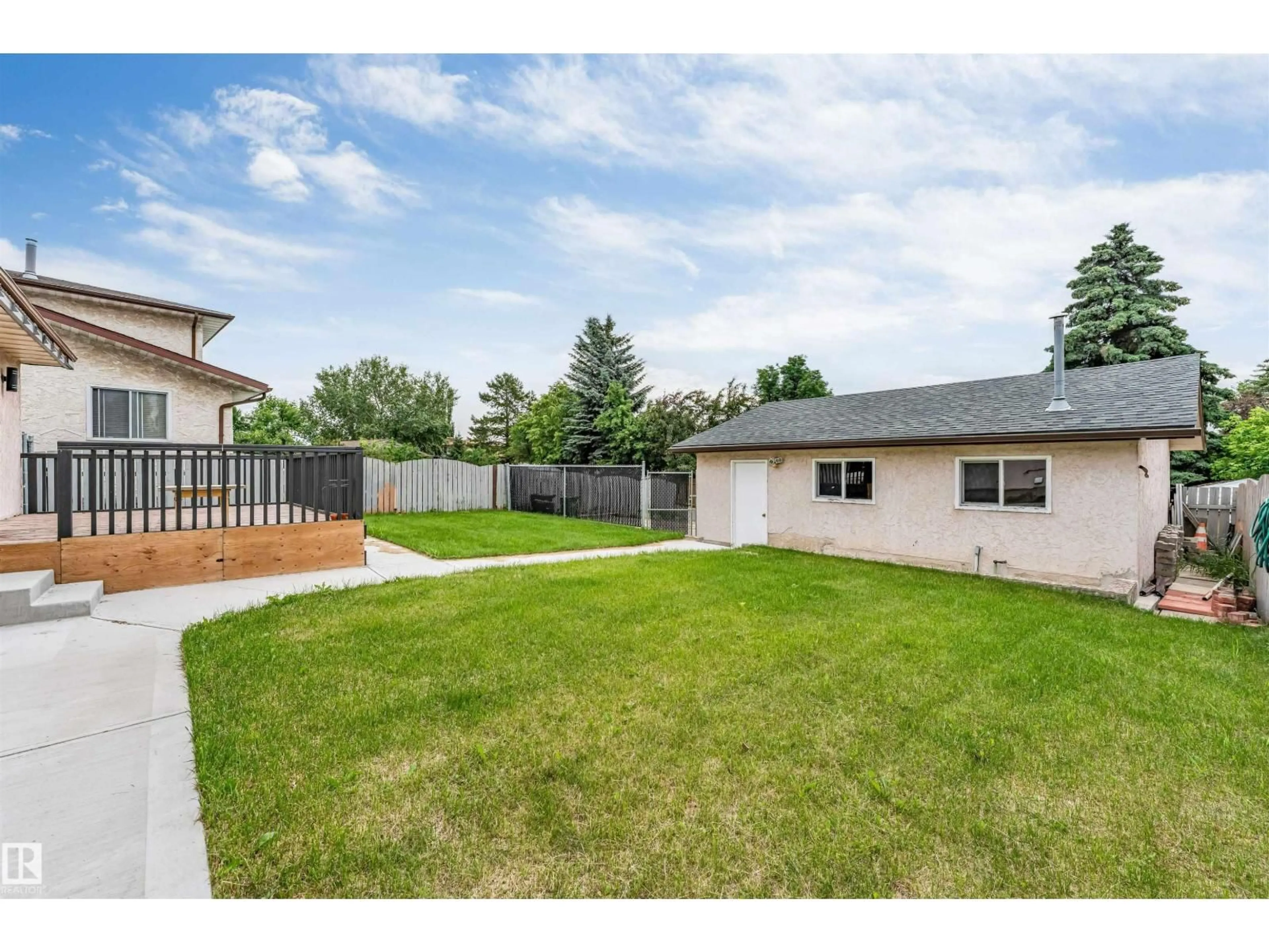 Patio, street for 193 WOODVALE RD, Edmonton Alberta T6L1E7