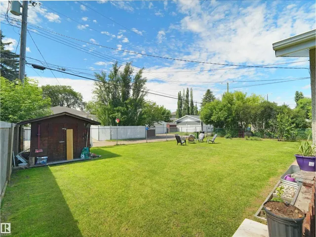 NW - 9256 75 ST, Edmonton 5