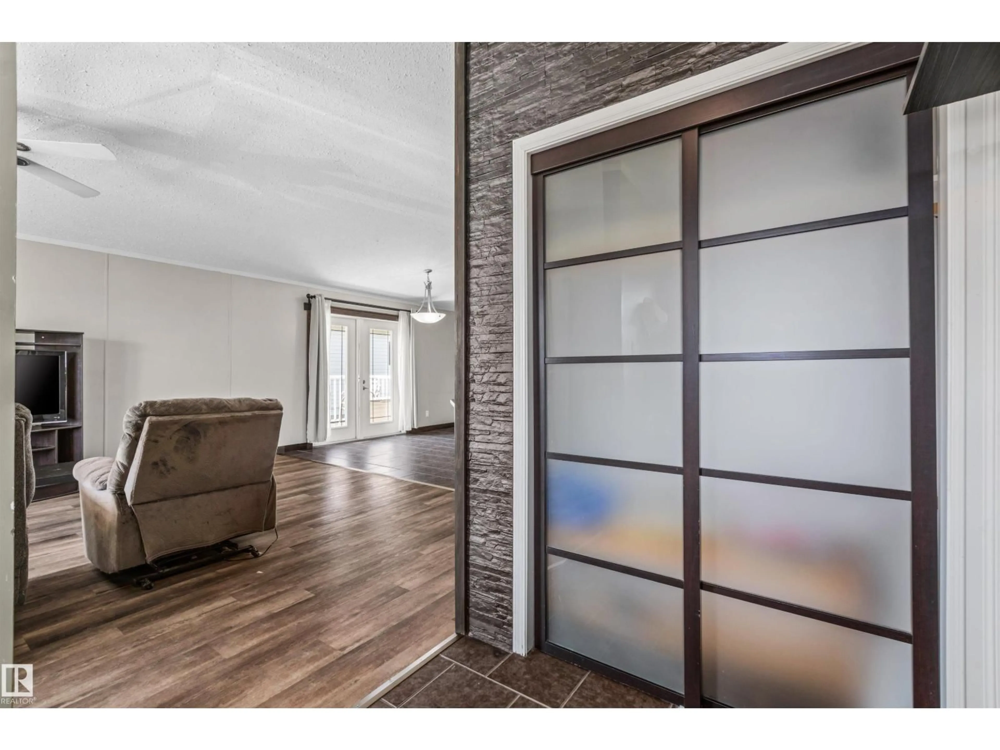 Indoor entryway for 1172 ASPEN DR, Leduc Alberta T9E8R2