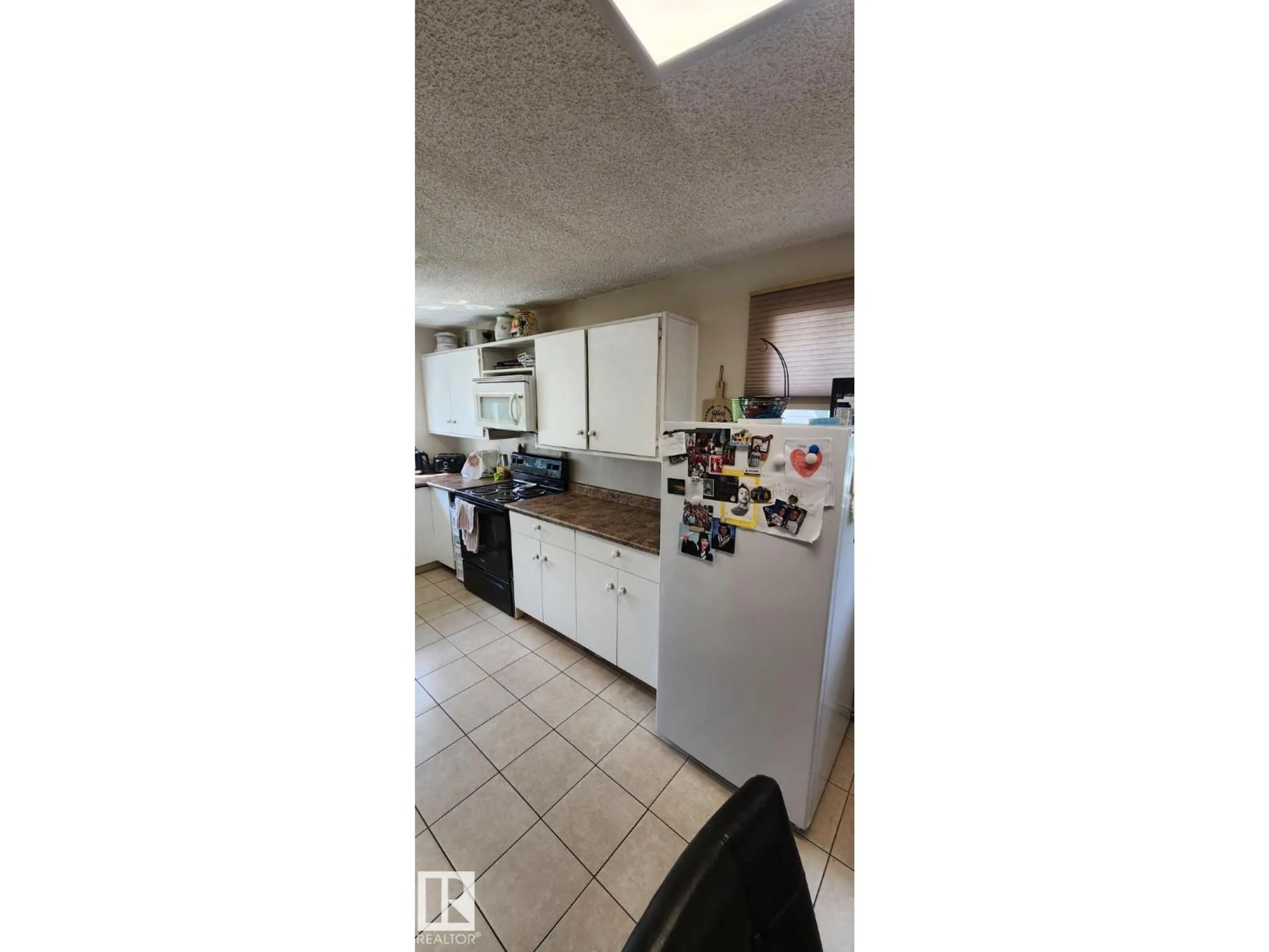 Standard kitchen, unknown for 14411 31 ST, Edmonton Alberta T5Y1Z1