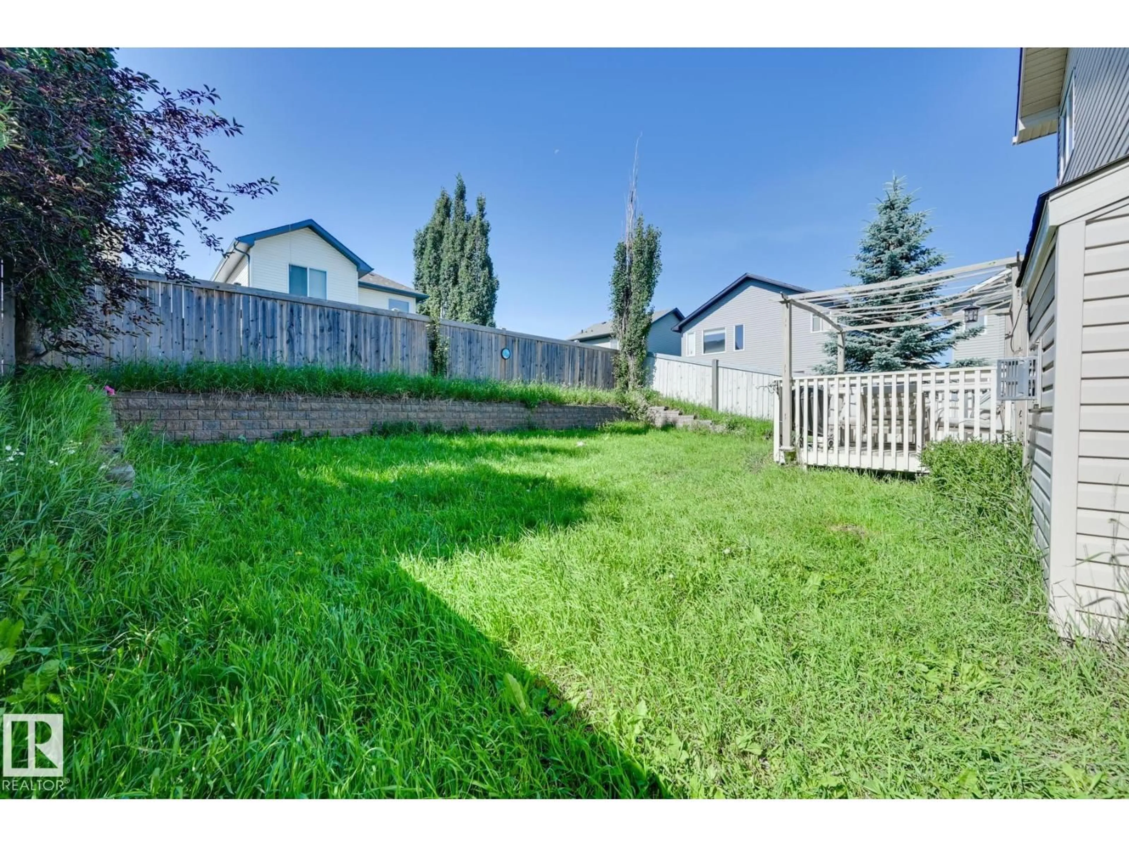 A pic from outside/outdoor area/front of a property/back of a property/a pic from drone, street for 19 ASHTON GA, Spruce Grove Alberta T7X0H9