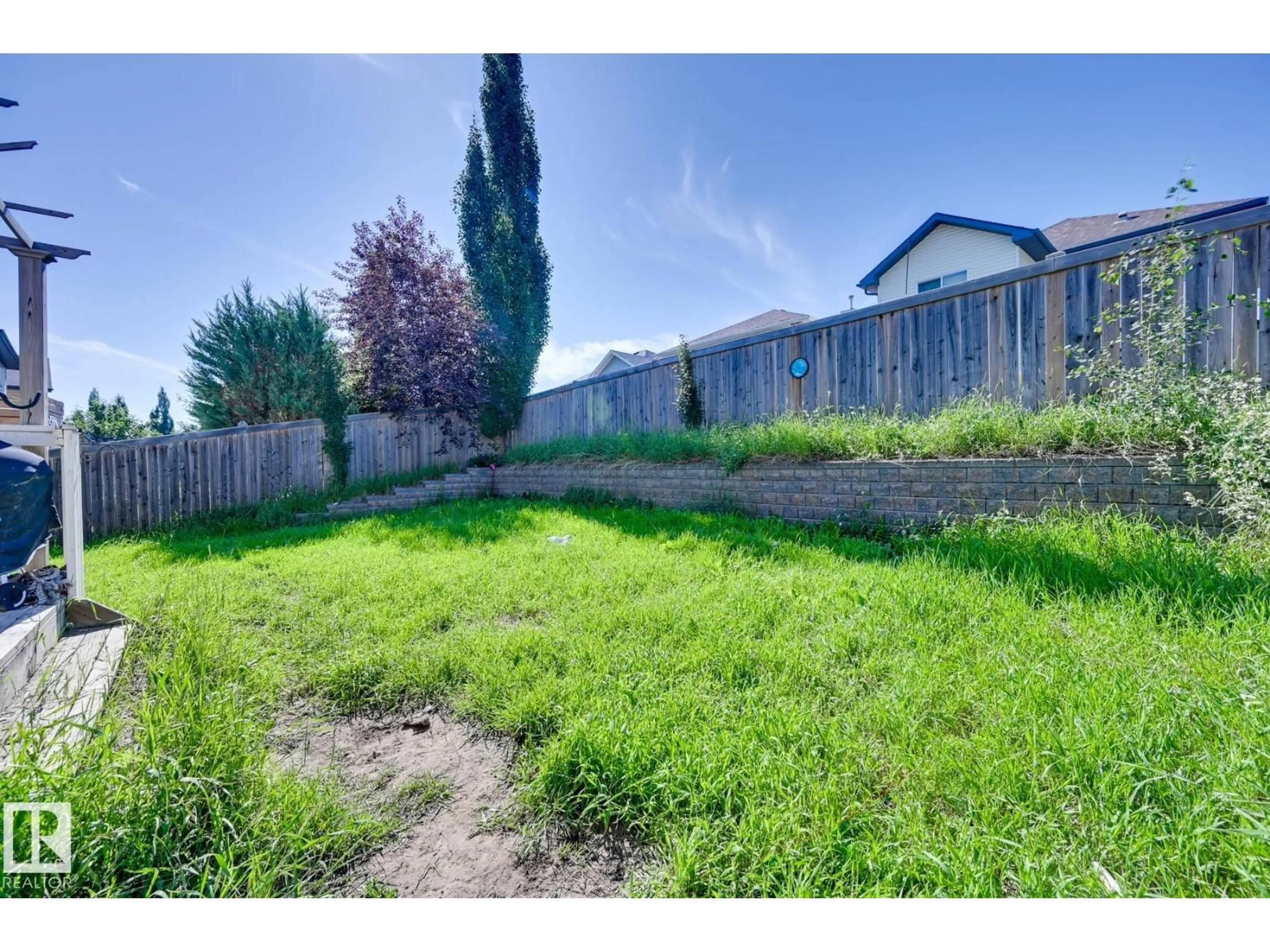 A pic from outside/outdoor area/front of a property/back of a property/a pic from drone, street for 19 ASHTON GA, Spruce Grove Alberta T7X0H9