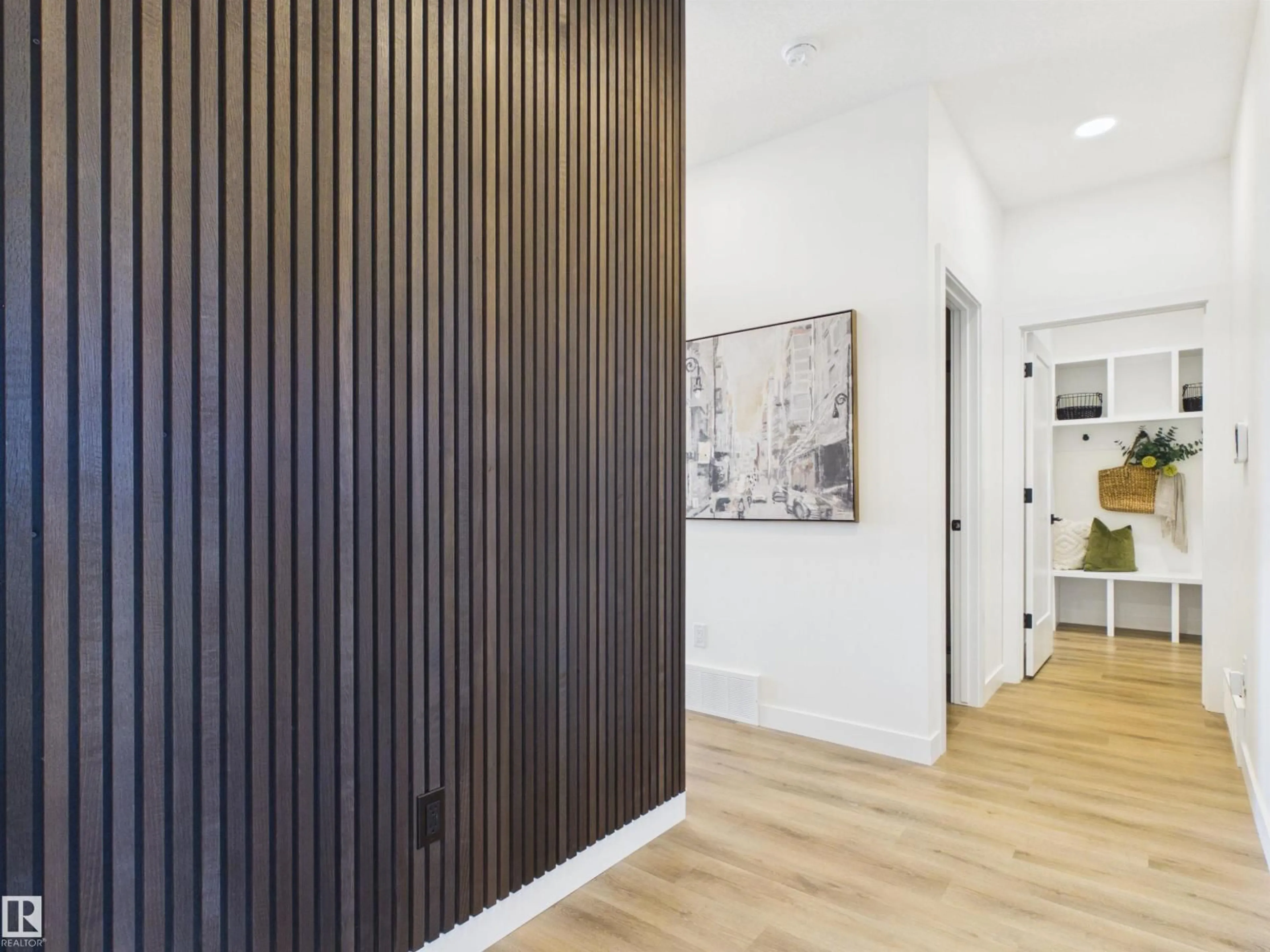 Indoor entryway for 139 FICUS WY, Fort Saskatchewan Alberta T8L1X8