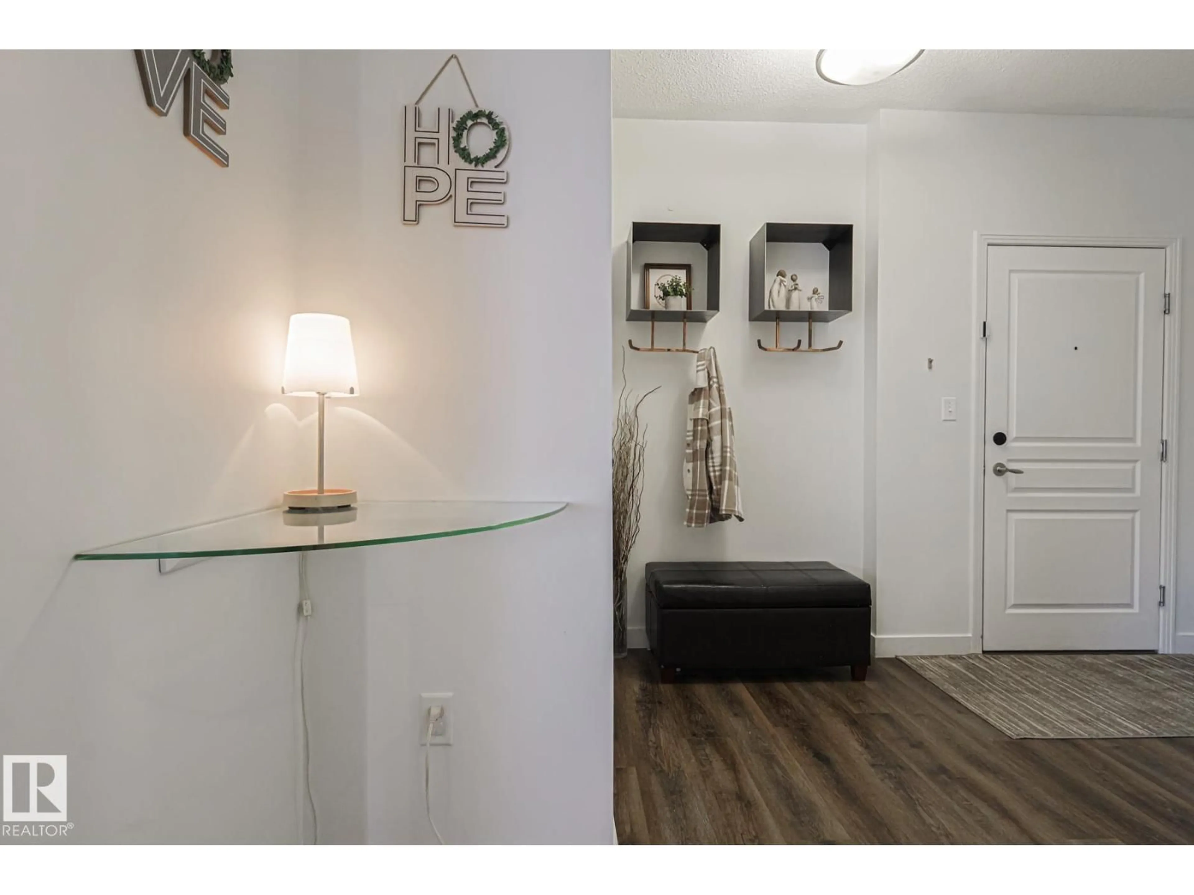 Indoor entryway for #111 - 2035 GRANTHAM CO, Edmonton Alberta T5T3X4