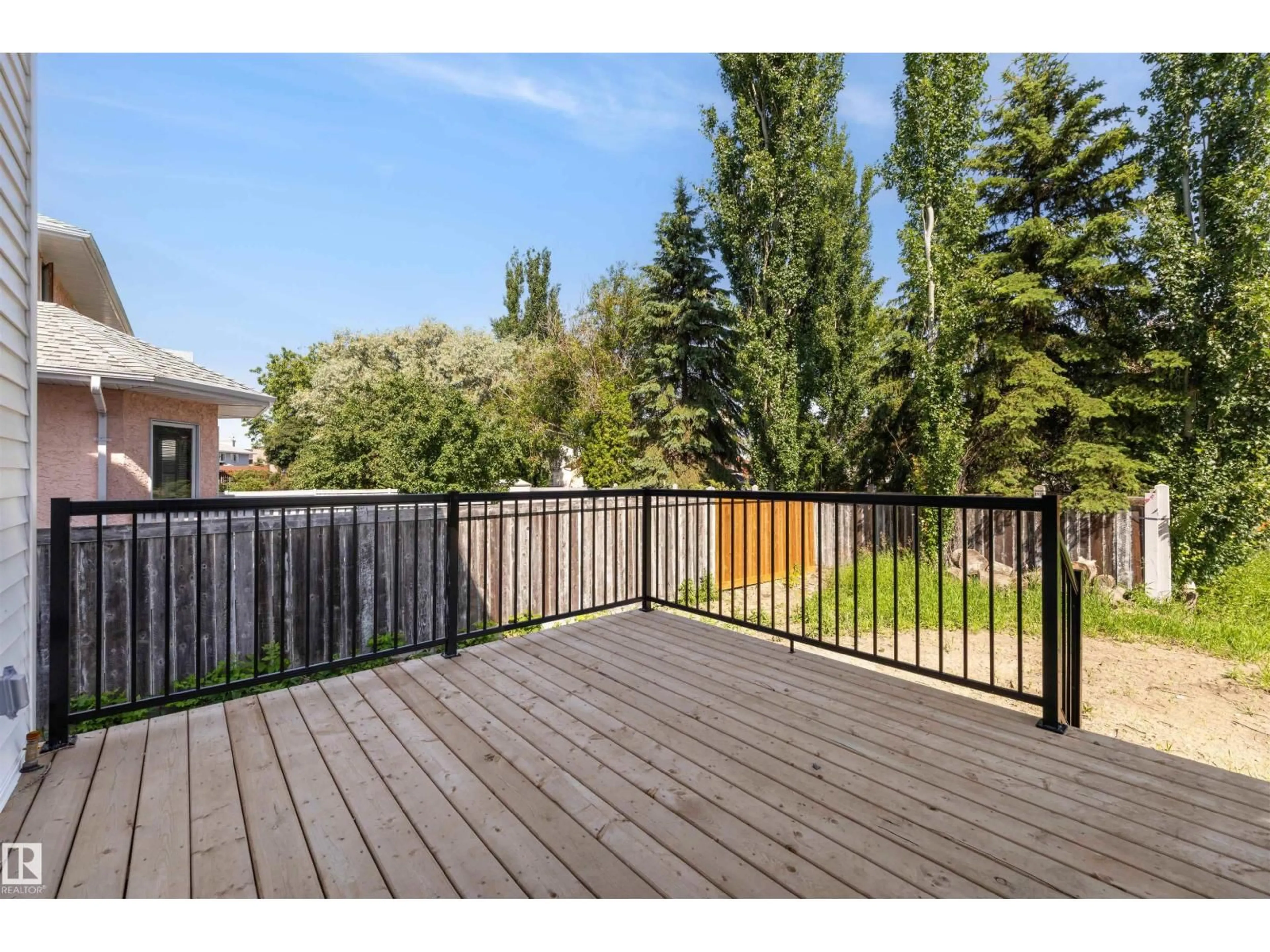 Patio, unknown for 30 ELSINORE PL, Edmonton Alberta T5X0M6