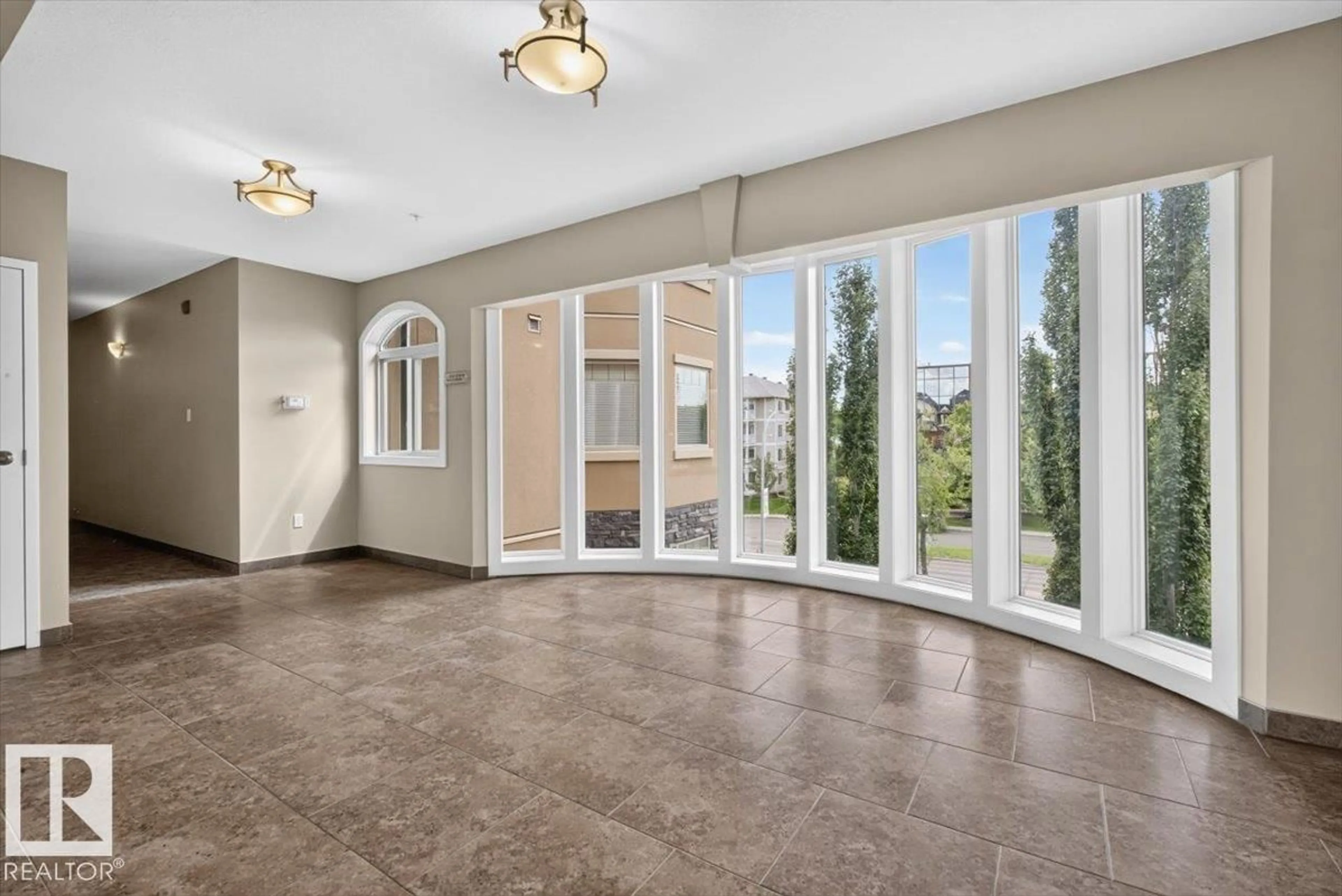 Indoor entryway for #312 - 8730 82 AV, Edmonton Alberta T6C0Z1