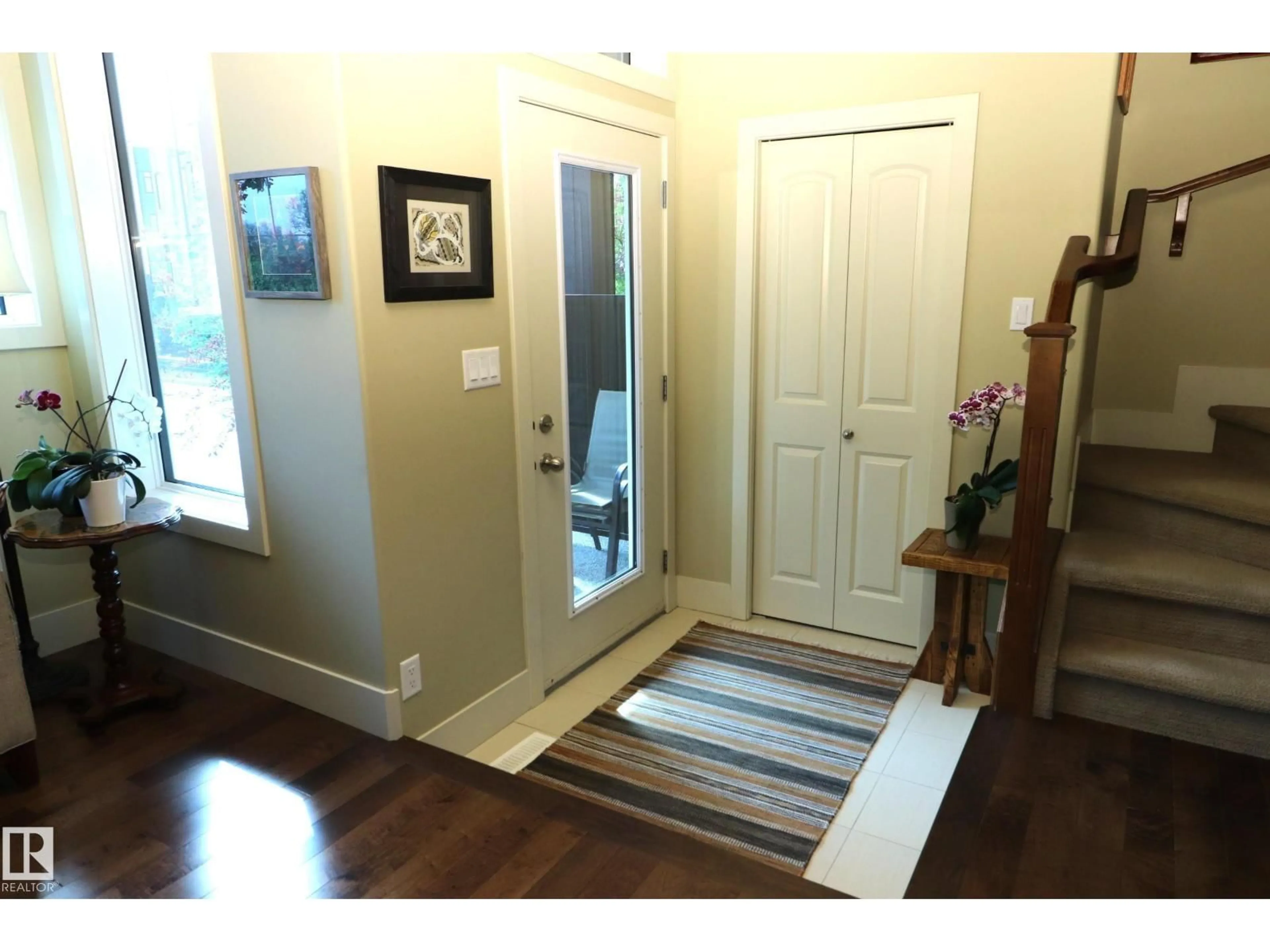 Indoor entryway for NW - 7492 MAY CM, Edmonton Alberta T6R0G9
