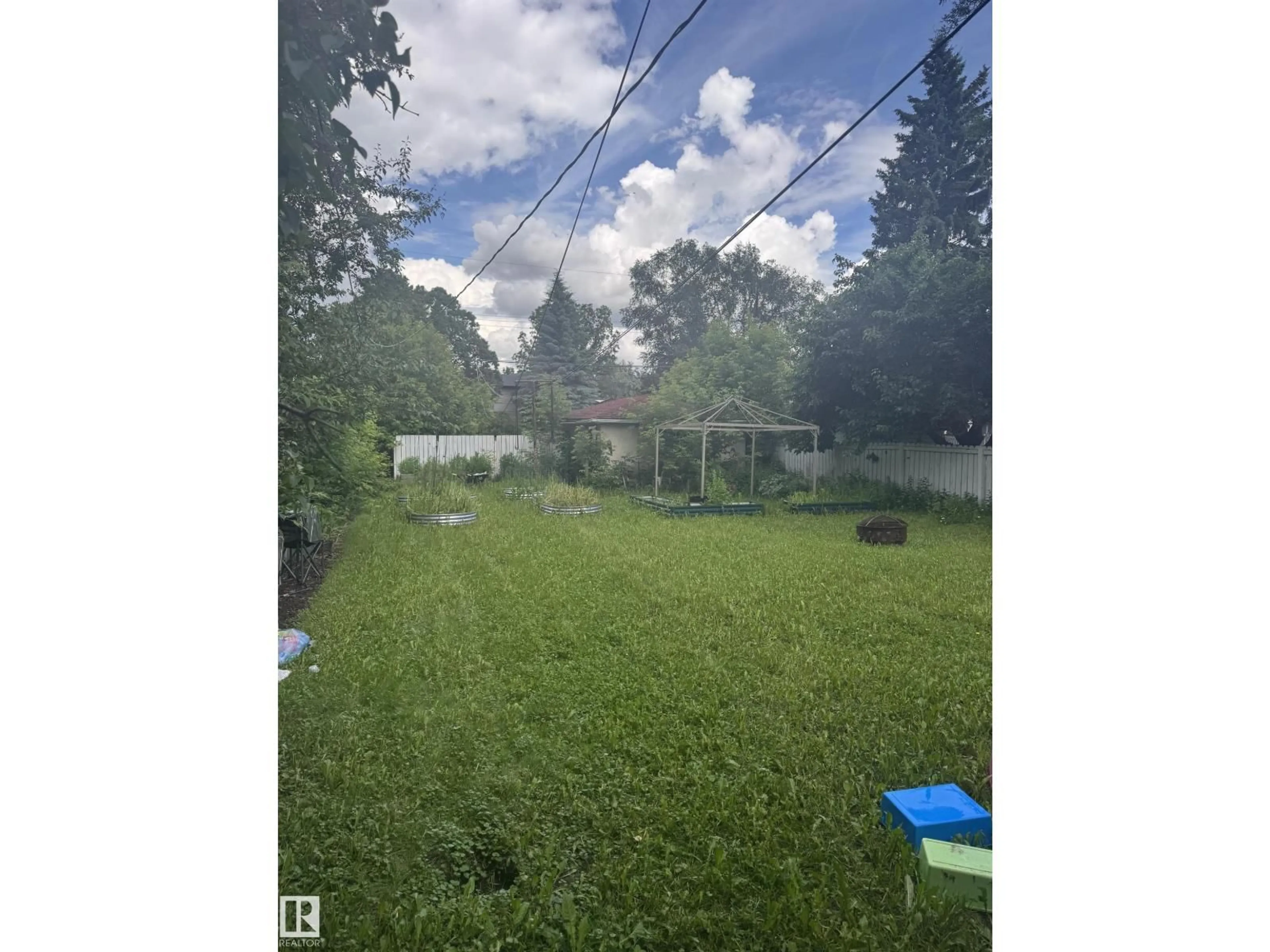 Unknown for 7748 83 AV, Edmonton Alberta T6C1A4