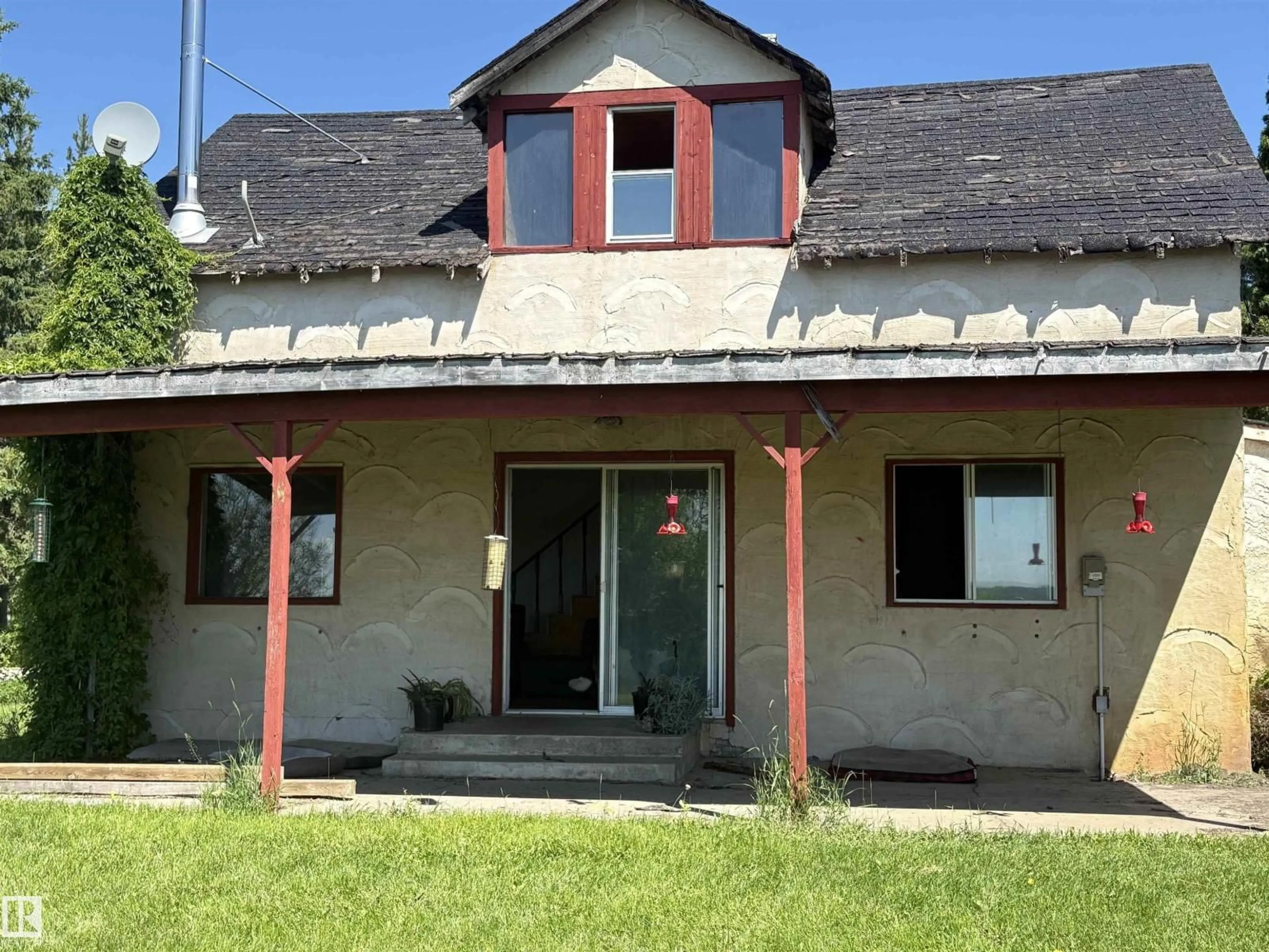 A pic from outside/outdoor area/front of a property/back of a property/a pic from drone, building for 10120 HGHWAY 28, Rural St. Paul County Alberta T0A2K0
