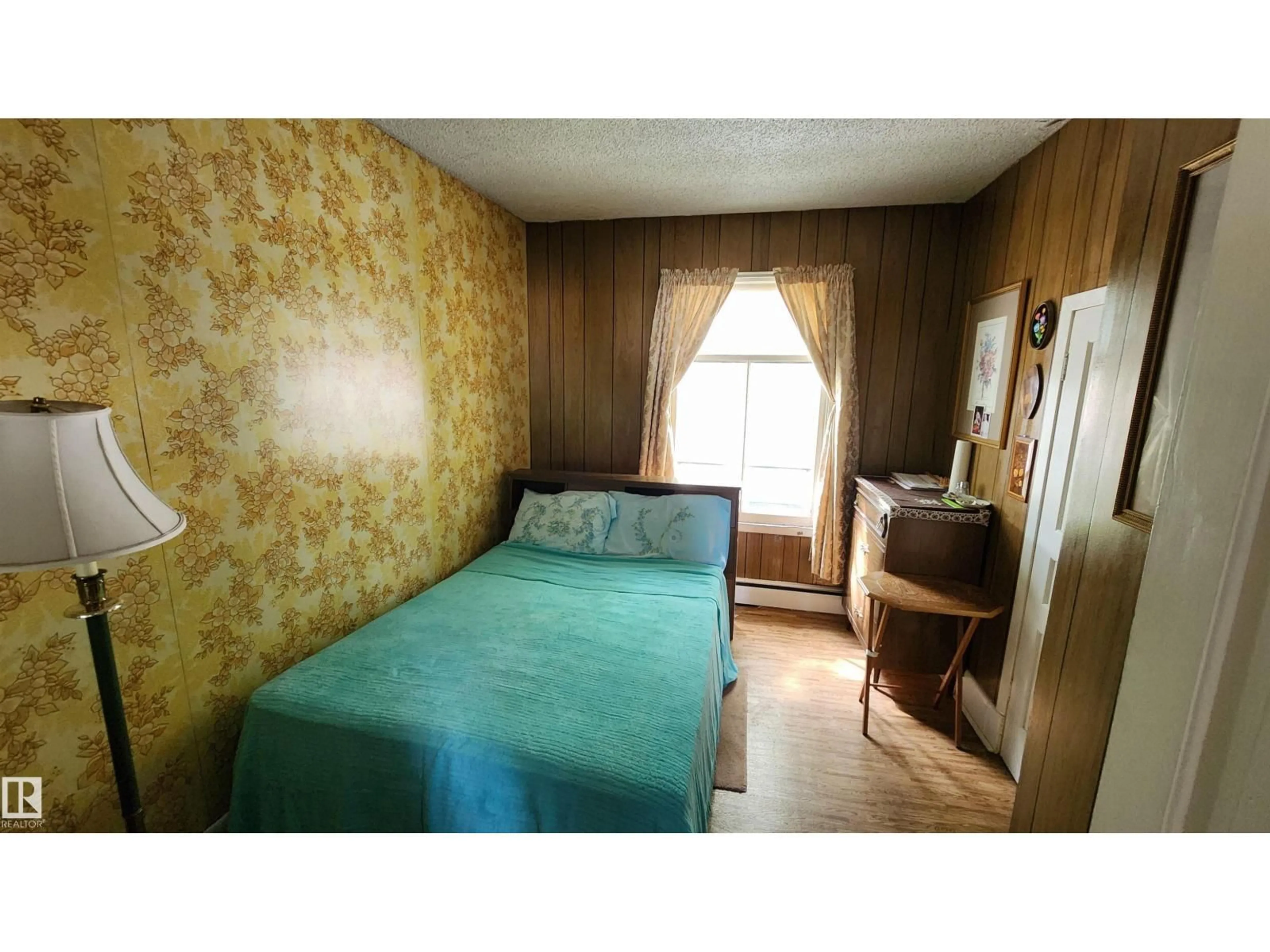 A pic of a room for 9522 110 AV NW, Edmonton Alberta T5H1H4