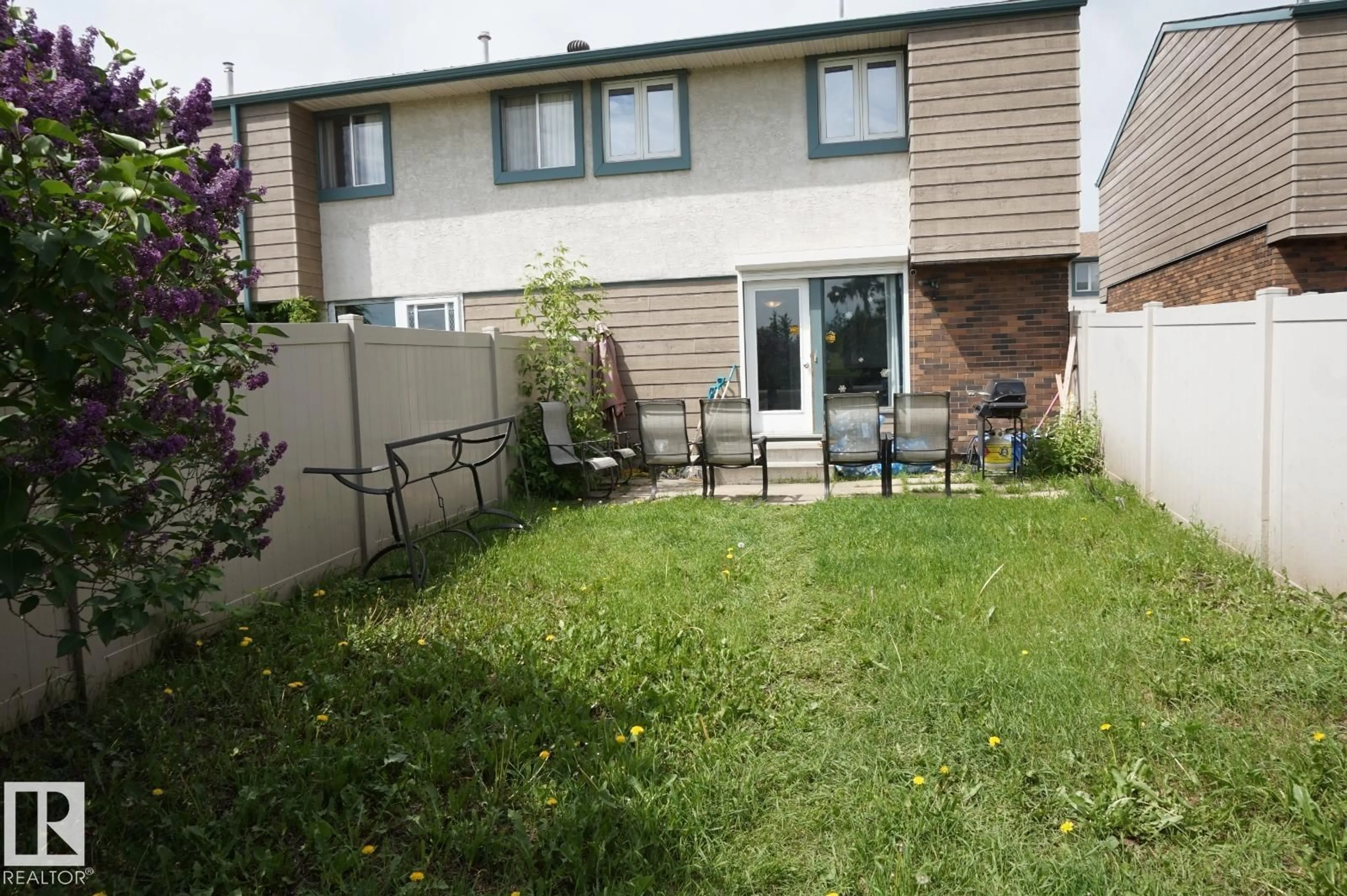 Patio, street for 129 ABBOTTSFIELD RD, Edmonton Alberta T5W4S9