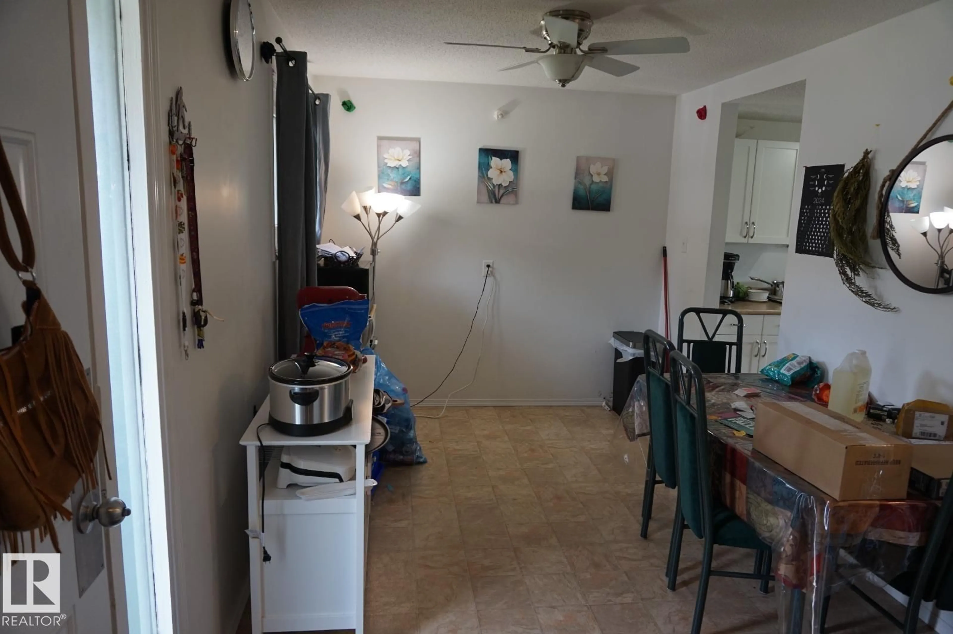 A pic of a room for 129 ABBOTTSFIELD RD, Edmonton Alberta T5W4S9
