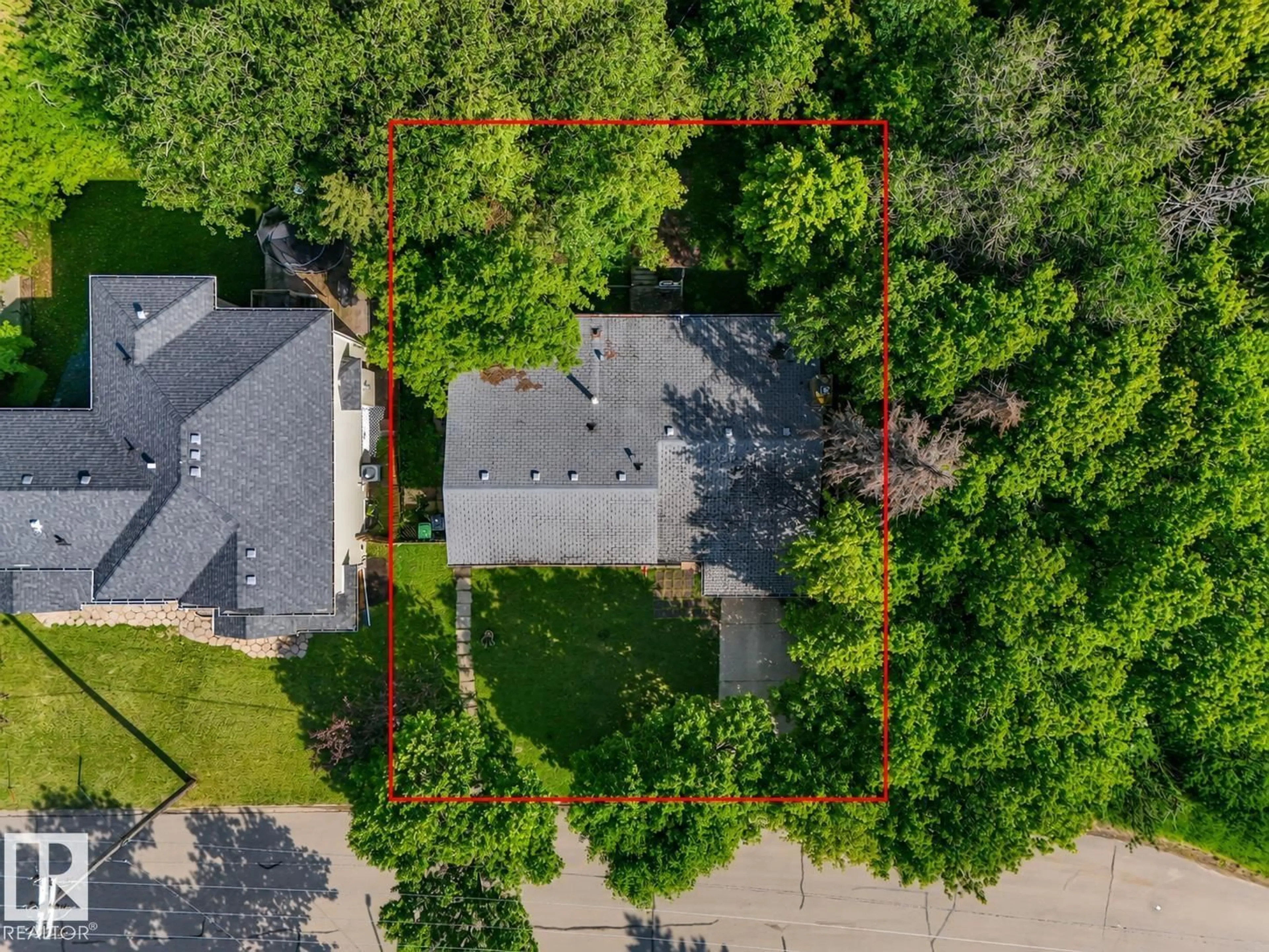 A pic from outside/outdoor area/front of a property/back of a property/a pic from drone, street for 10904 100 AV, Fort Saskatchewan Alberta T8L2A4