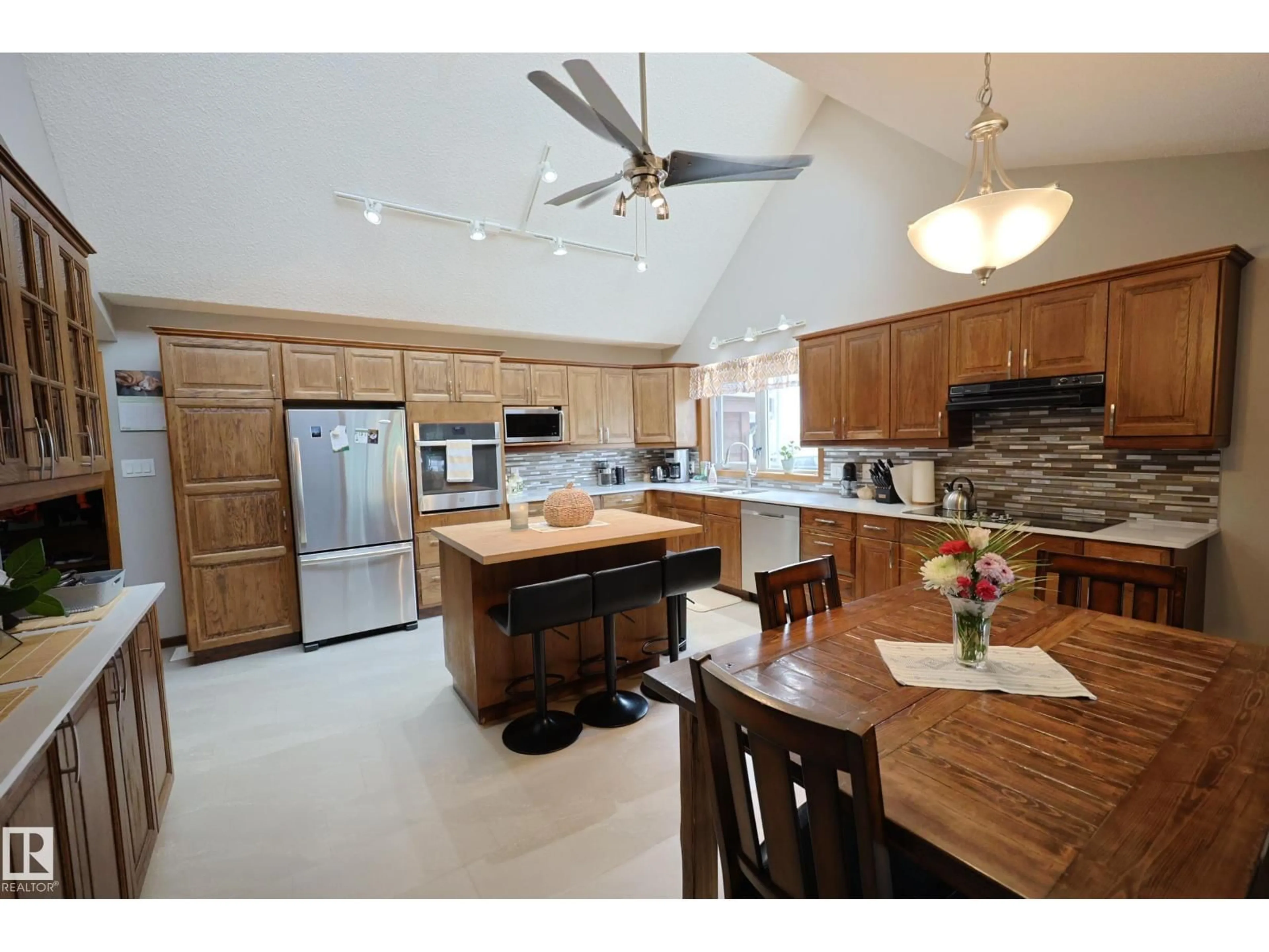 Open concept kitchen, ceramic/tile floor for 59503 HWY 2, Rural Westlock County Alberta T0G0P0