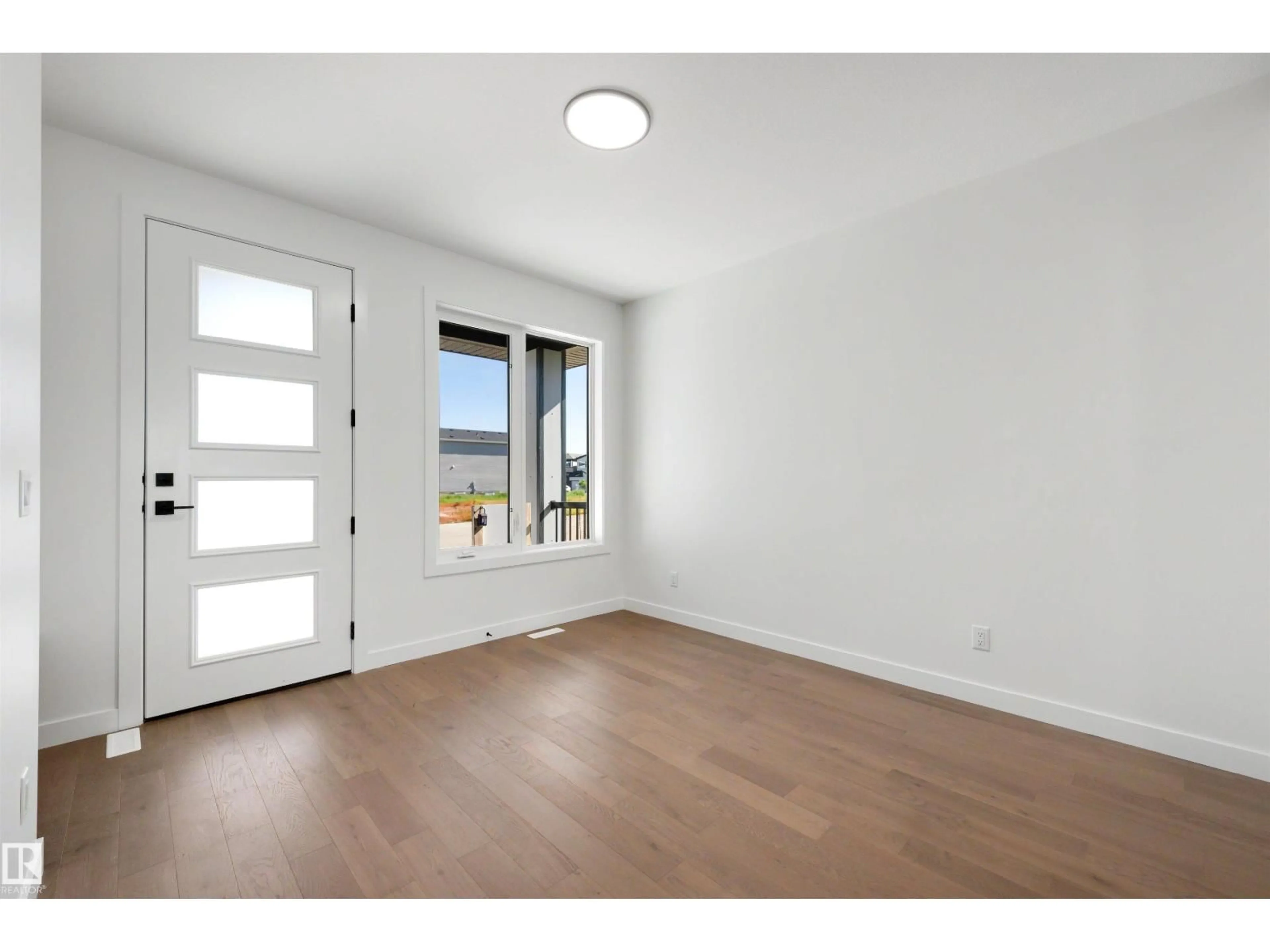 Indoor entryway for 39 ELSINORE PL, Edmonton Alberta T5X0M6