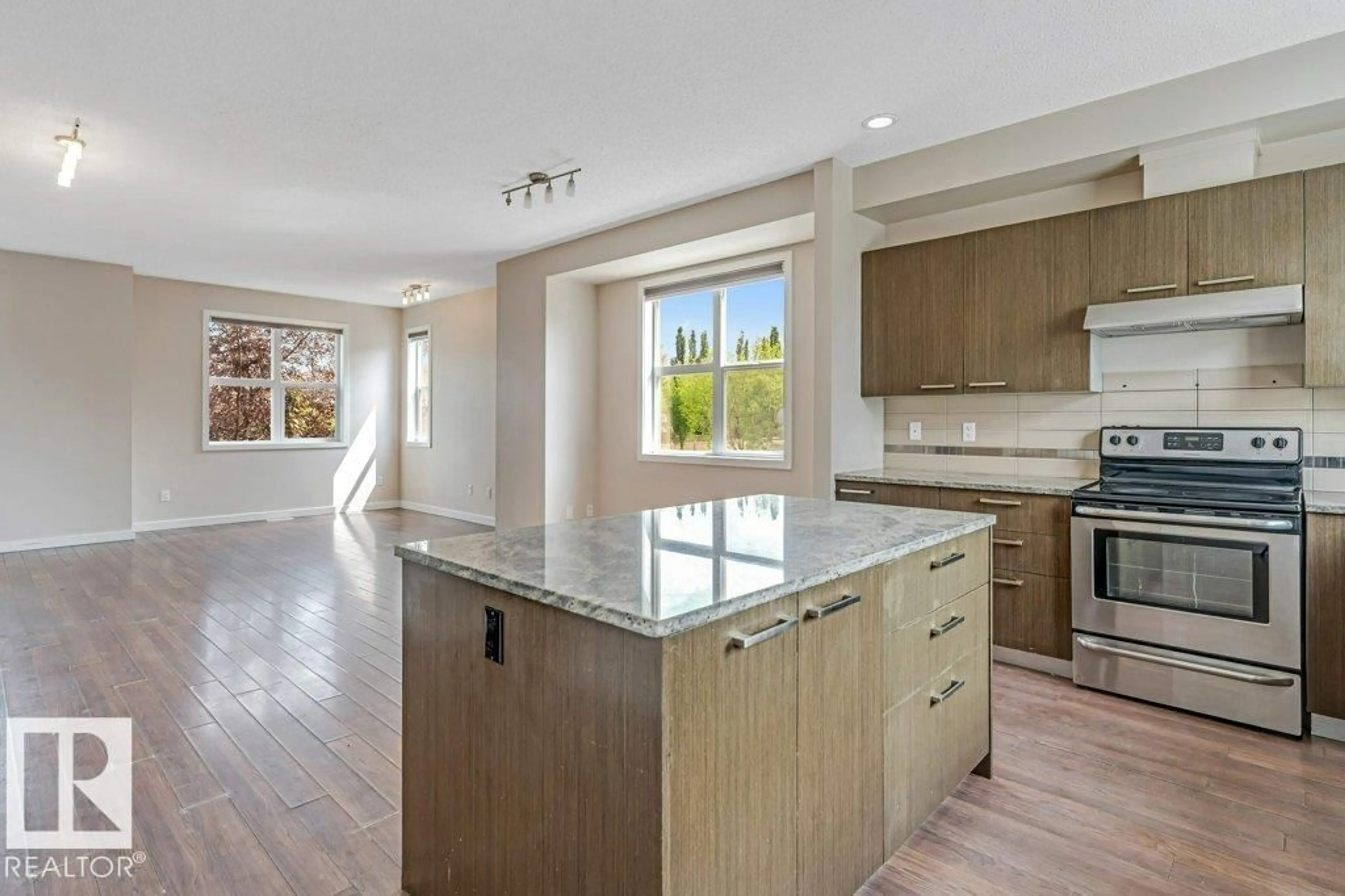 Open concept kitchen, ceramic/tile floor for 655 WATT BV, Edmonton Alberta T6X0Y2