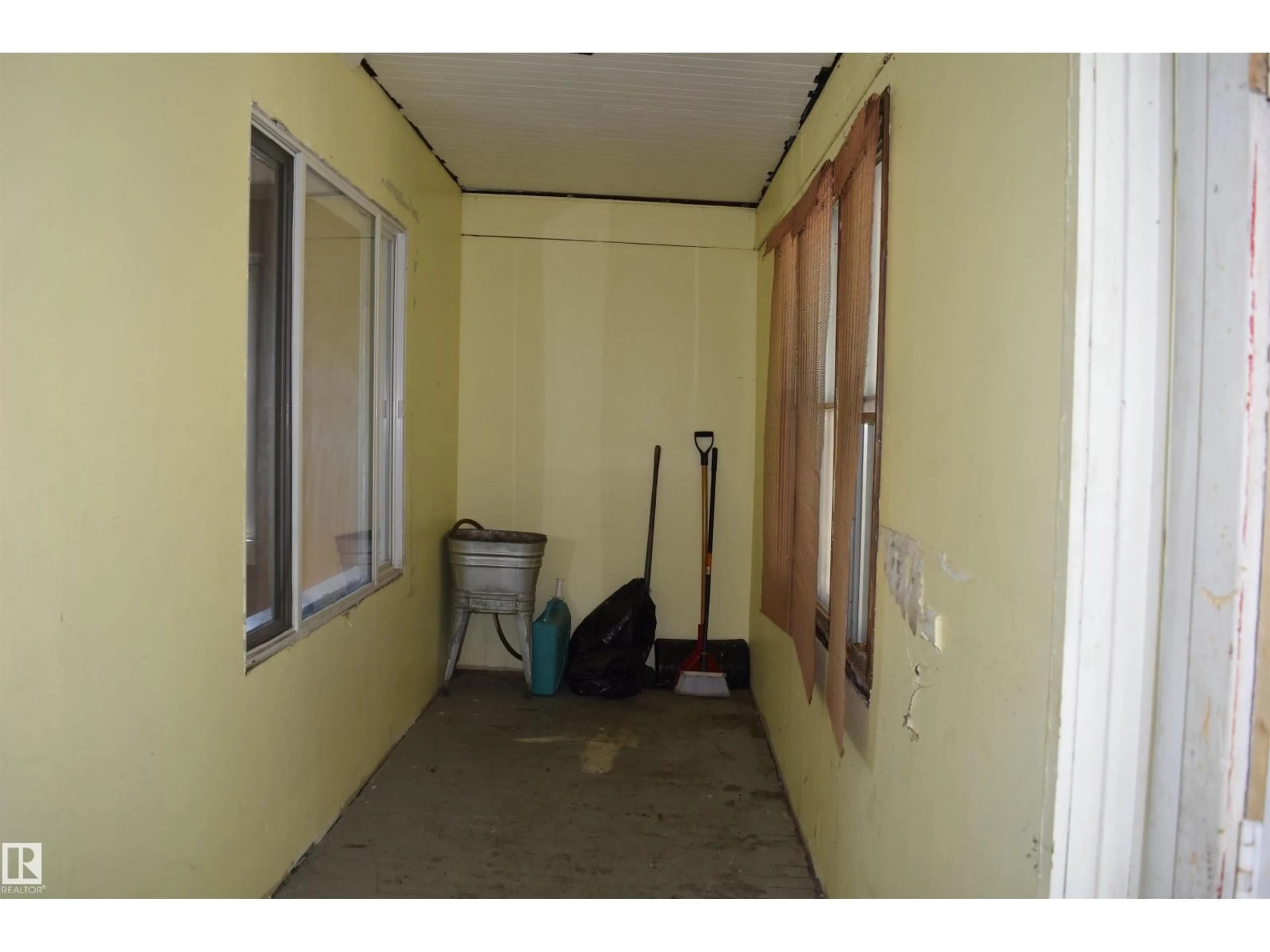 A pic of a room for 9551 106A AV, Edmonton Alberta T5H0S9
