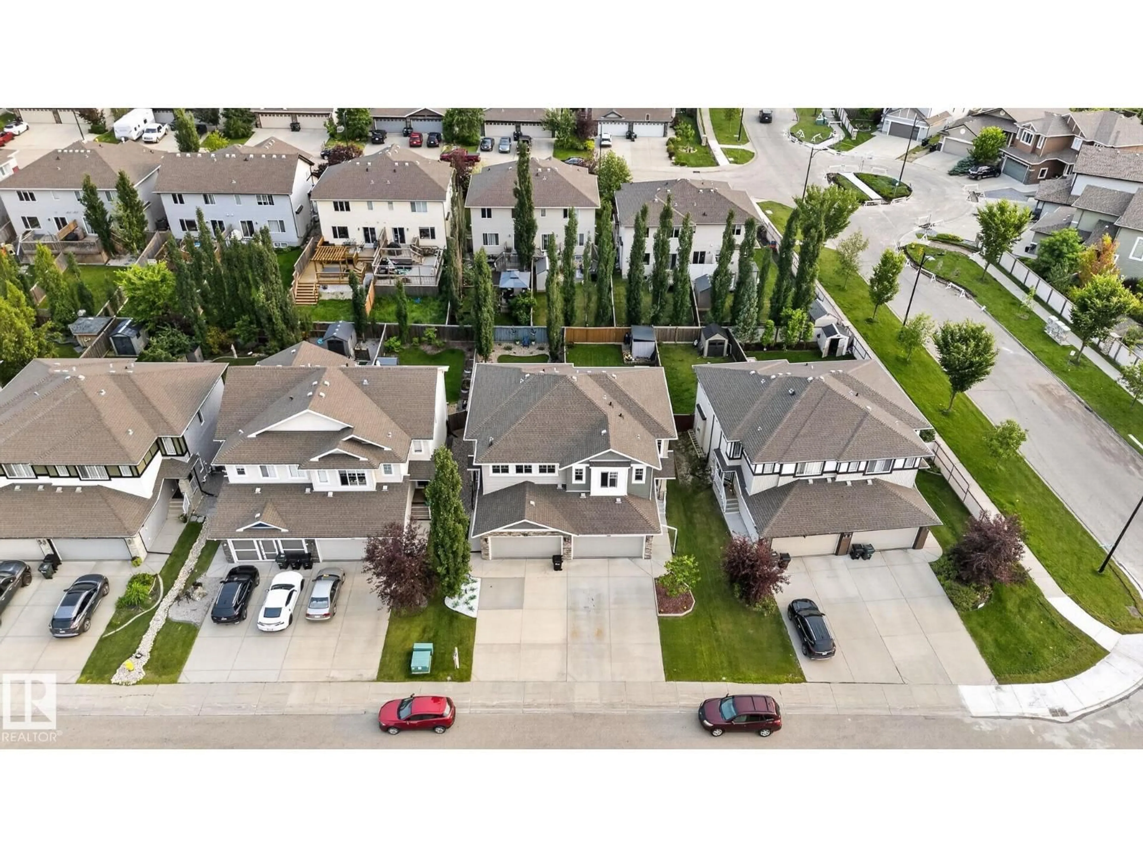 A pic from outside/outdoor area/front of a property/back of a property/a pic from drone, street for 201 SUMMERSTONE LN, Sherwood Park Alberta T8H0K2