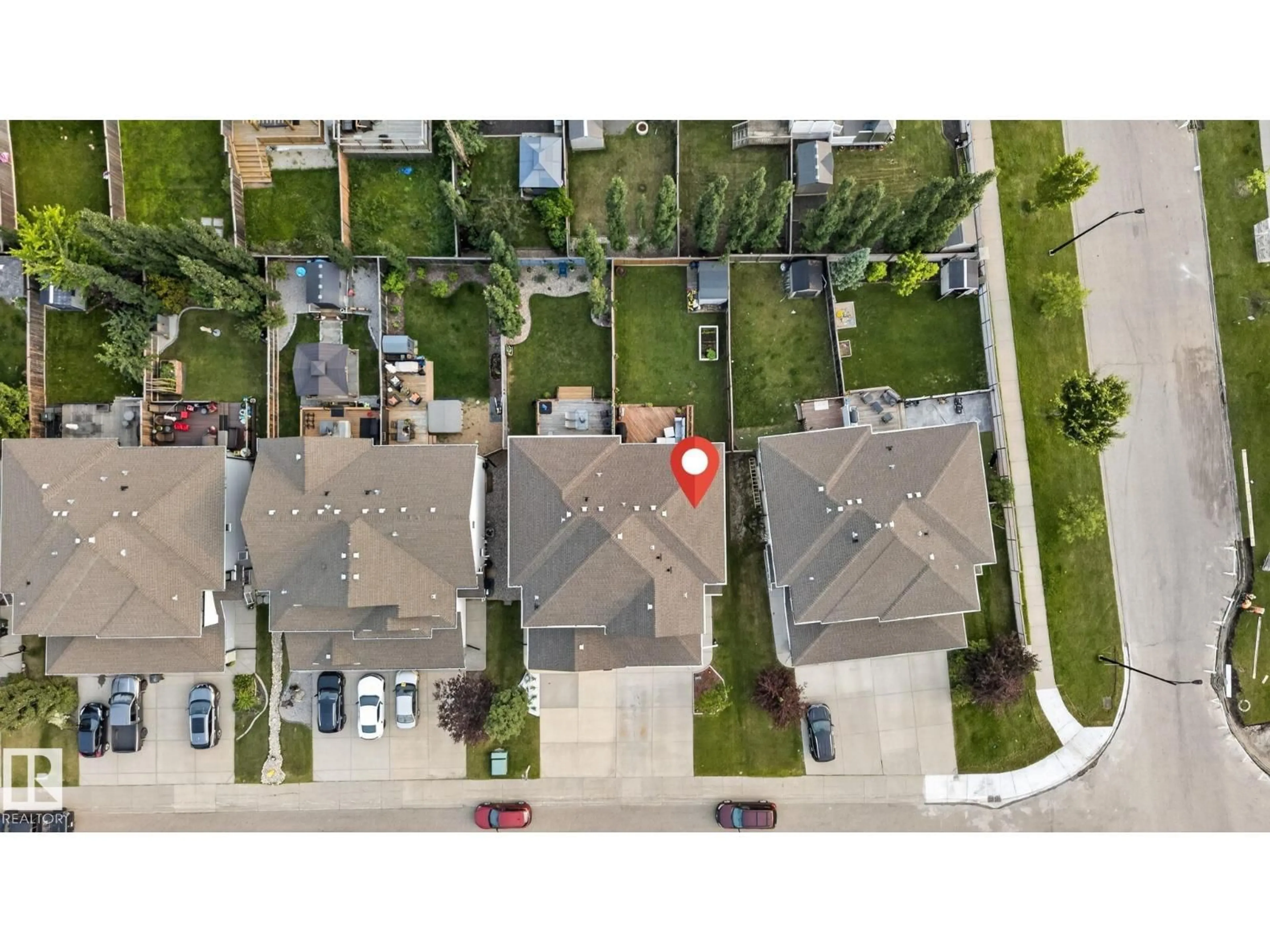 A pic from outside/outdoor area/front of a property/back of a property/a pic from drone, street for 201 SUMMERSTONE LN, Sherwood Park Alberta T8H0K2