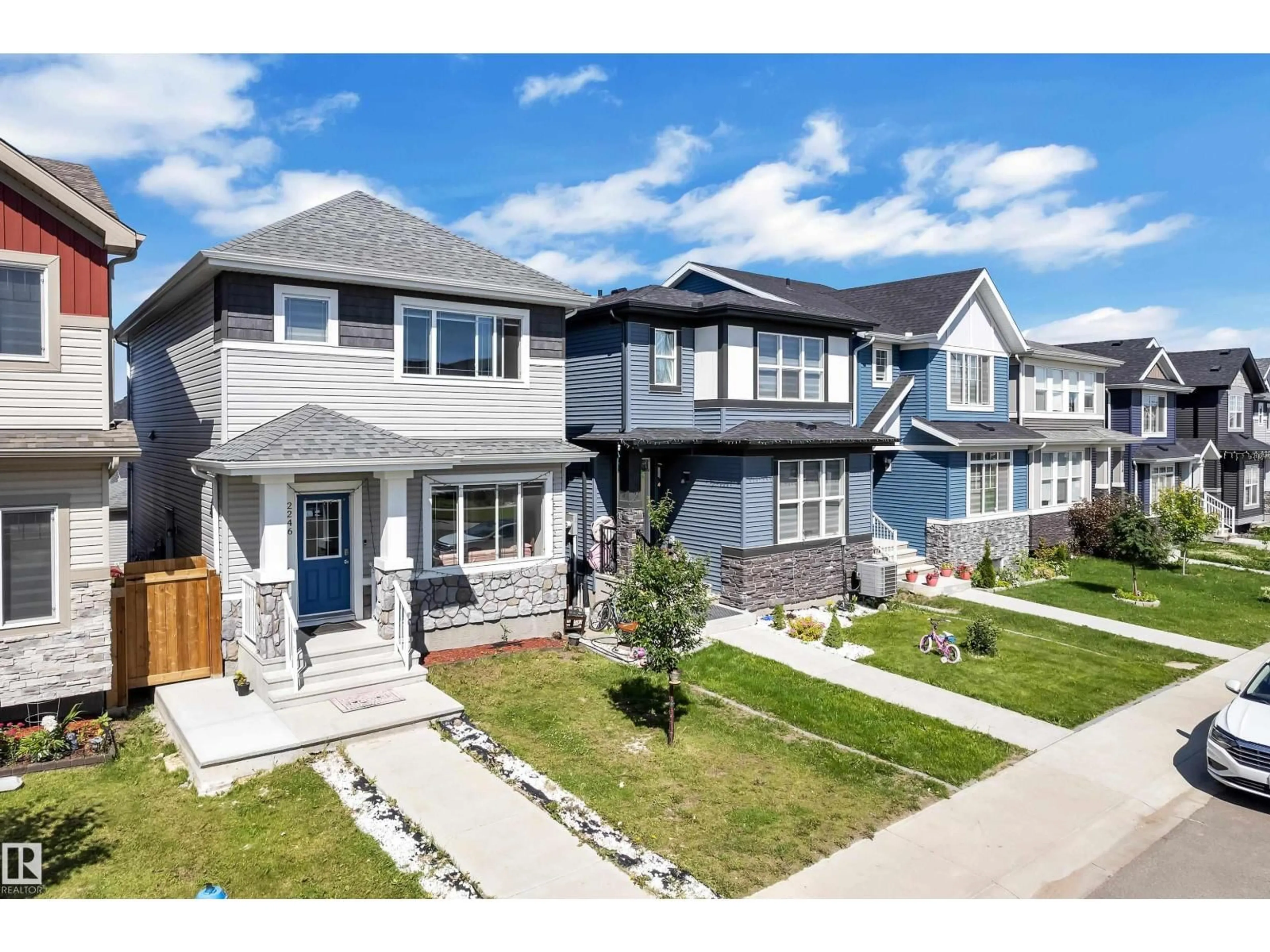 A pic from outside/outdoor area/front of a property/back of a property/a pic from drone, street for SW - 2246 54 ST, Edmonton Alberta T6X2X7