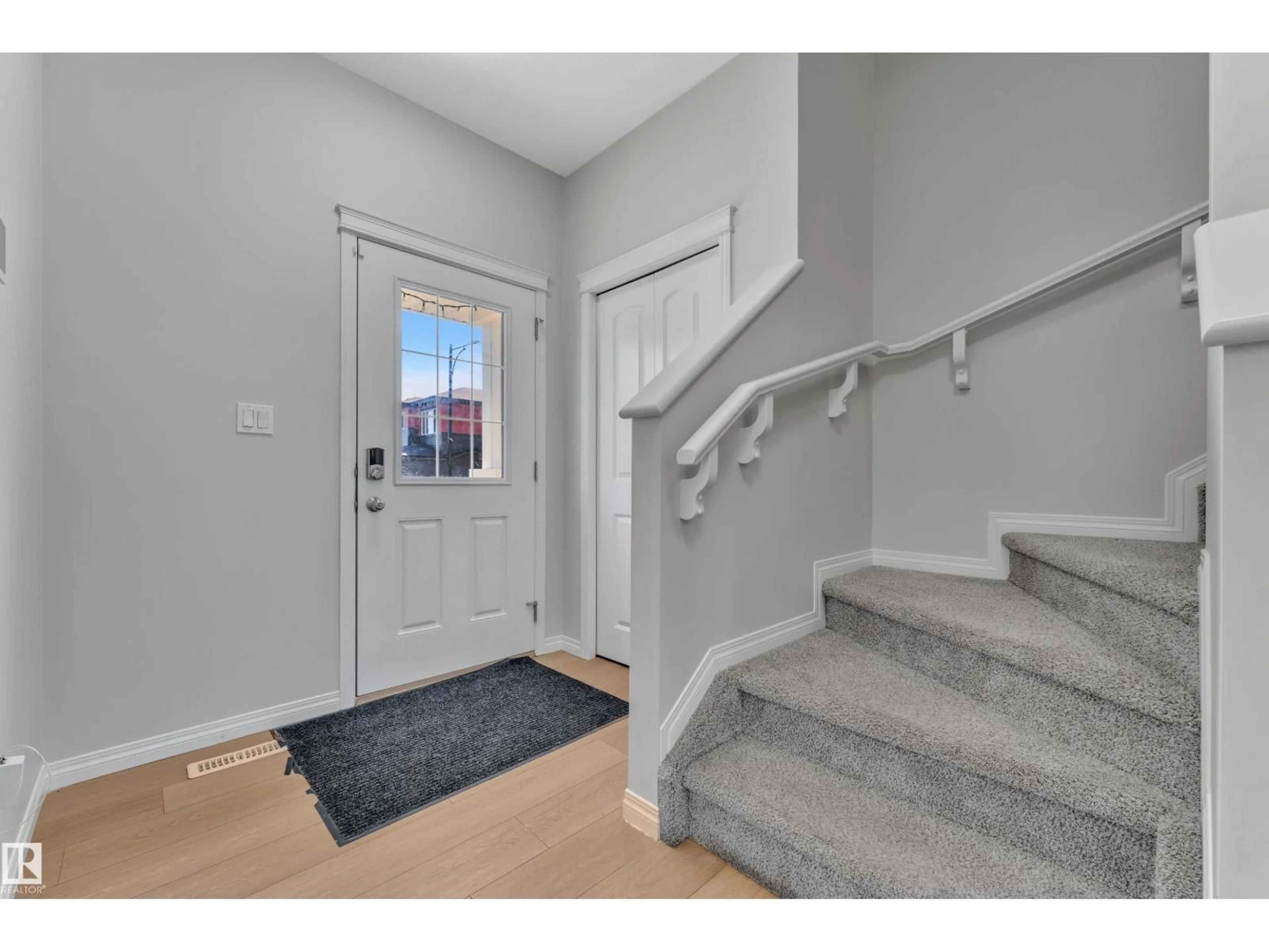 Indoor entryway for SW - 2246 54 ST, Edmonton Alberta T6X2X7
