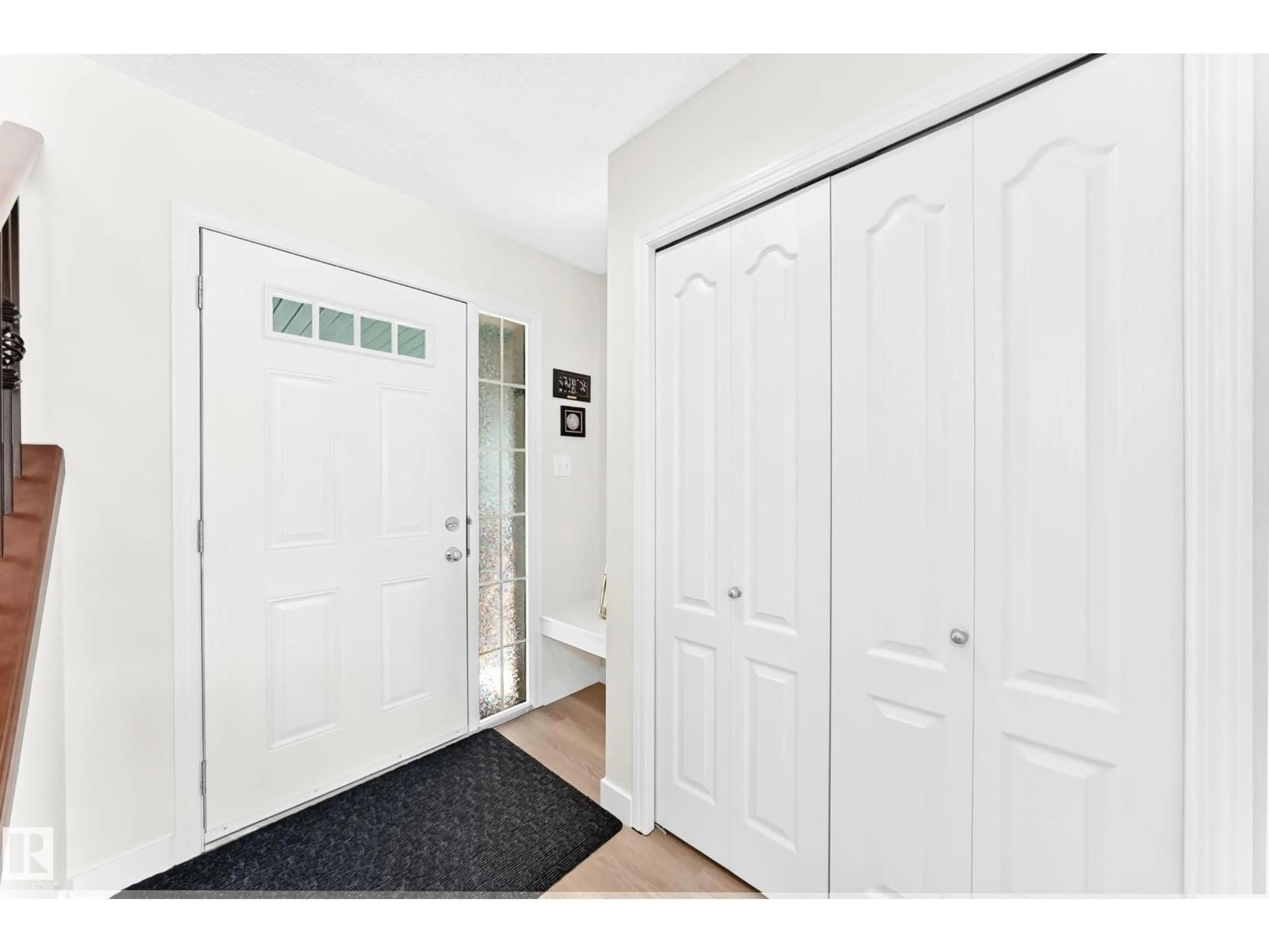 Indoor entryway for NW - 5009 GODSON CO, Edmonton Alberta T5T4P7